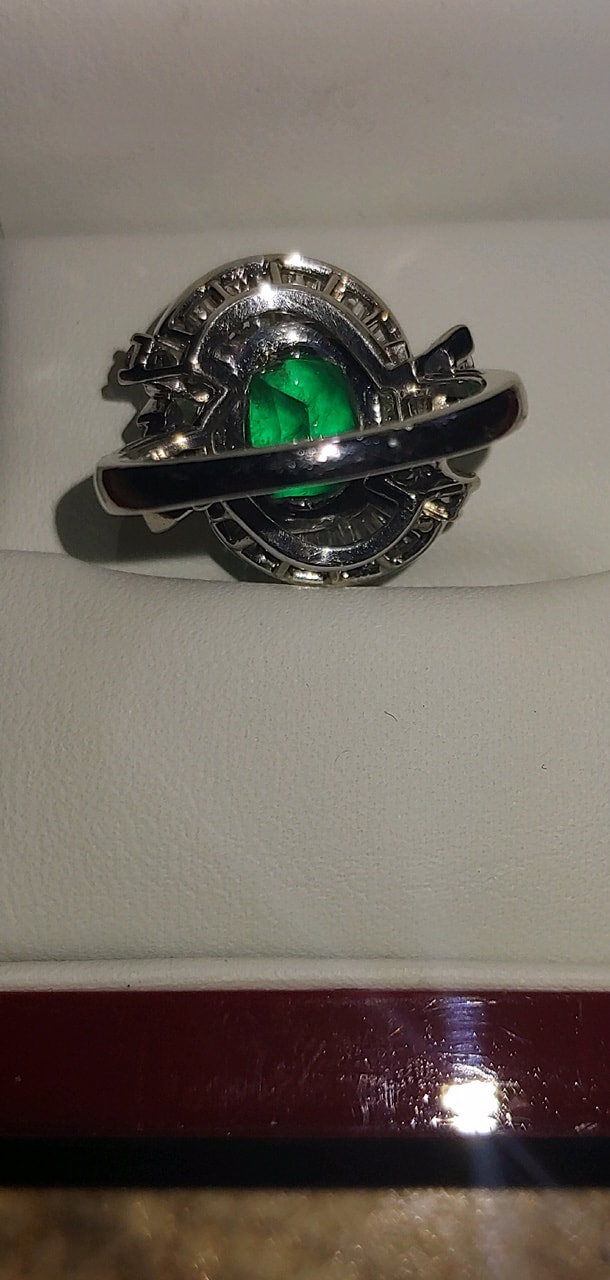 Colombian Emerald Ring 3.5 carats with Diamonds 2