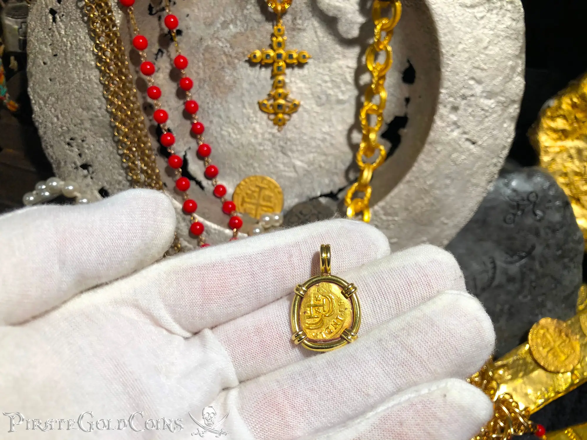 Mexico 1 Escudo 1714 Gold Pendant 8