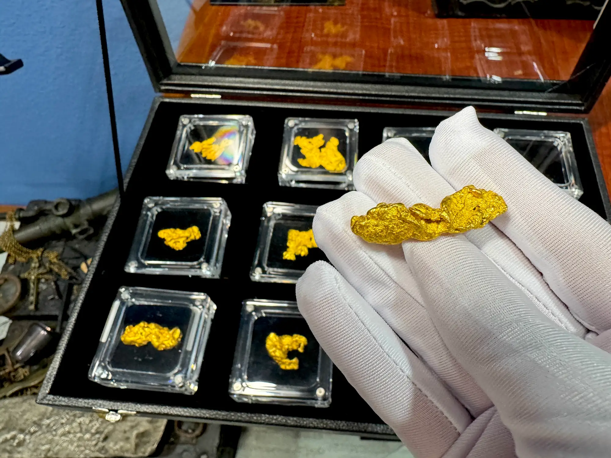 Australian Gold Nugget "Barbell" 19.58gm 39mm 8