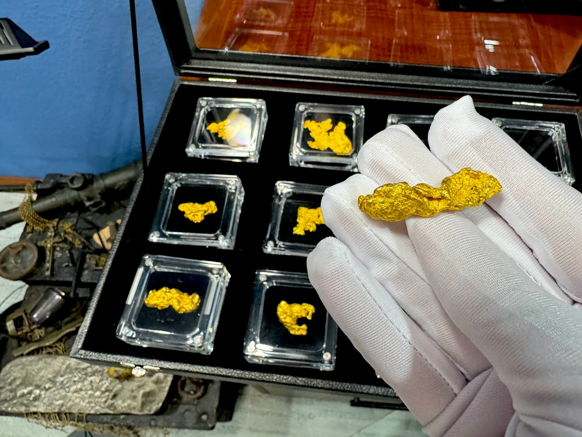 Australian Gold Nugget "Barbell" 19.58gm 39mm 9