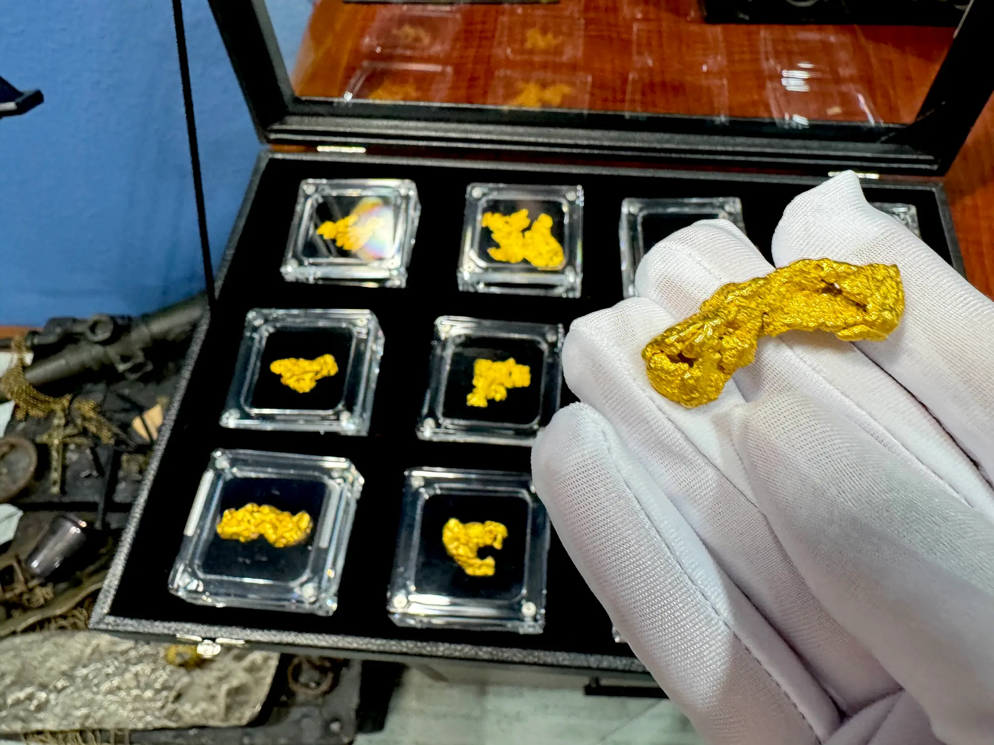 Australian Gold Nugget "Barbell" 19.58gm 39mm 11