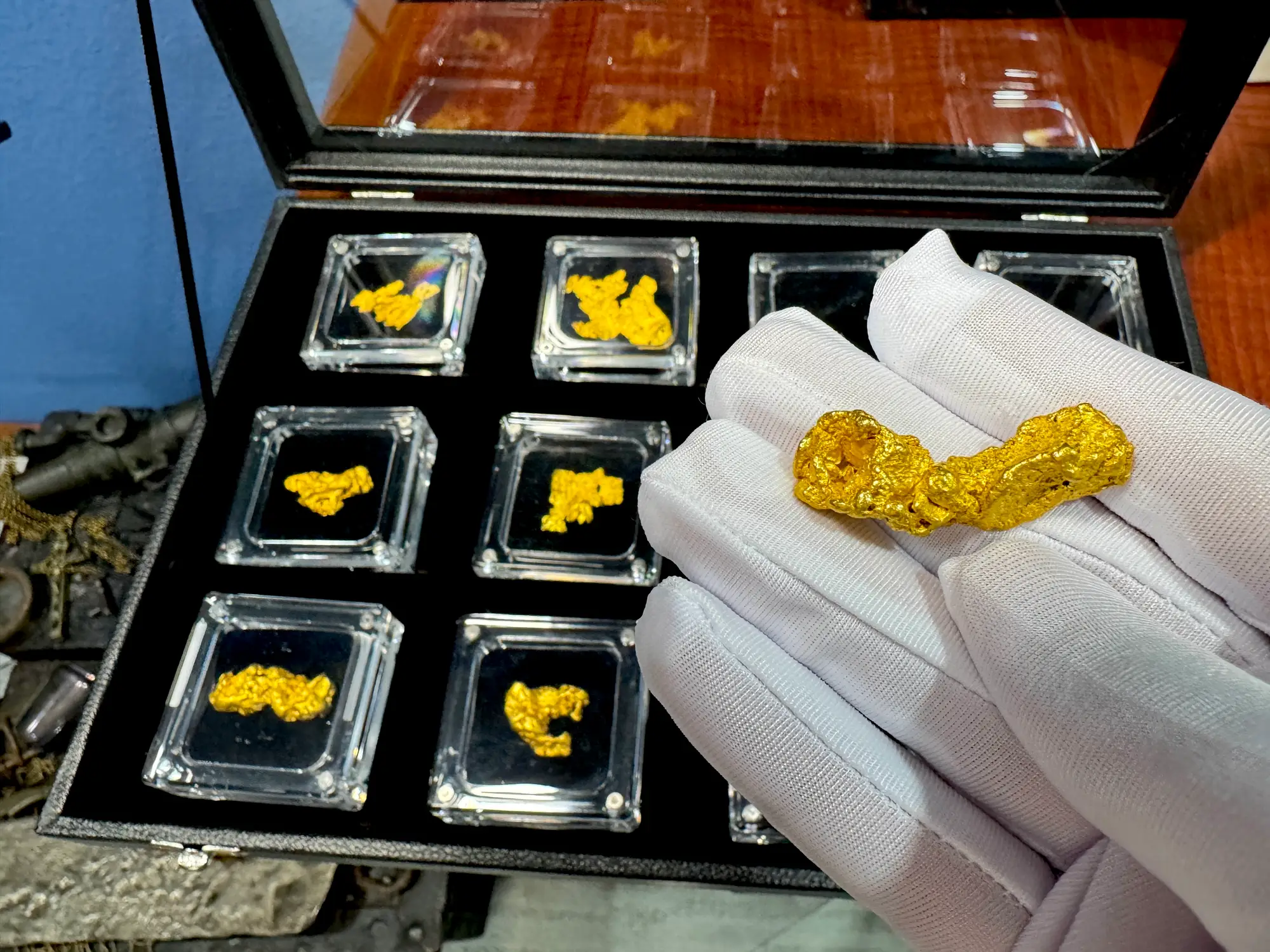 Australian Gold Nugget "Barbell" 19.58gm 39mm 12