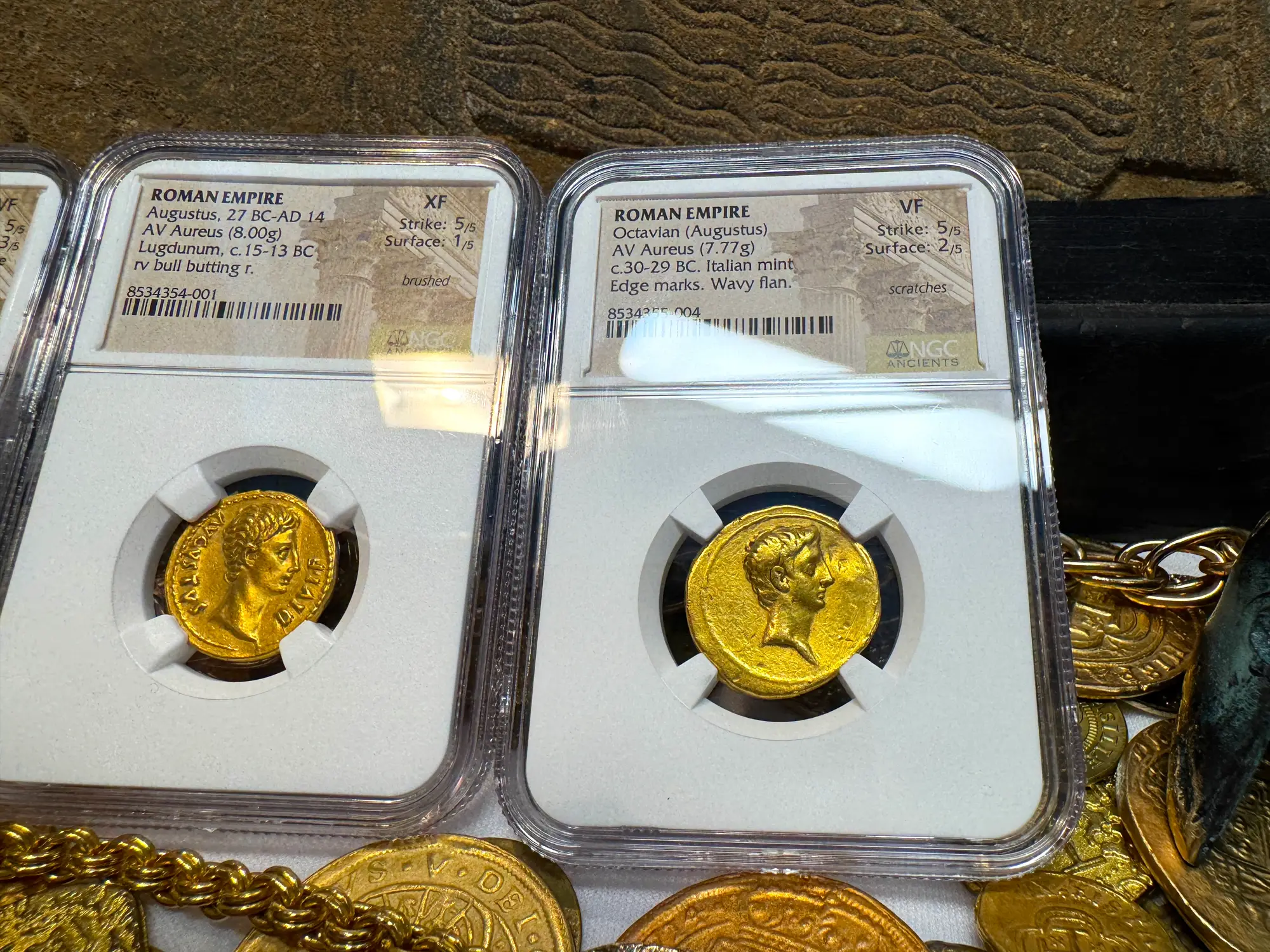 Roman Empire "Octavian" 30BC Aureus NGC VF 5x2 9