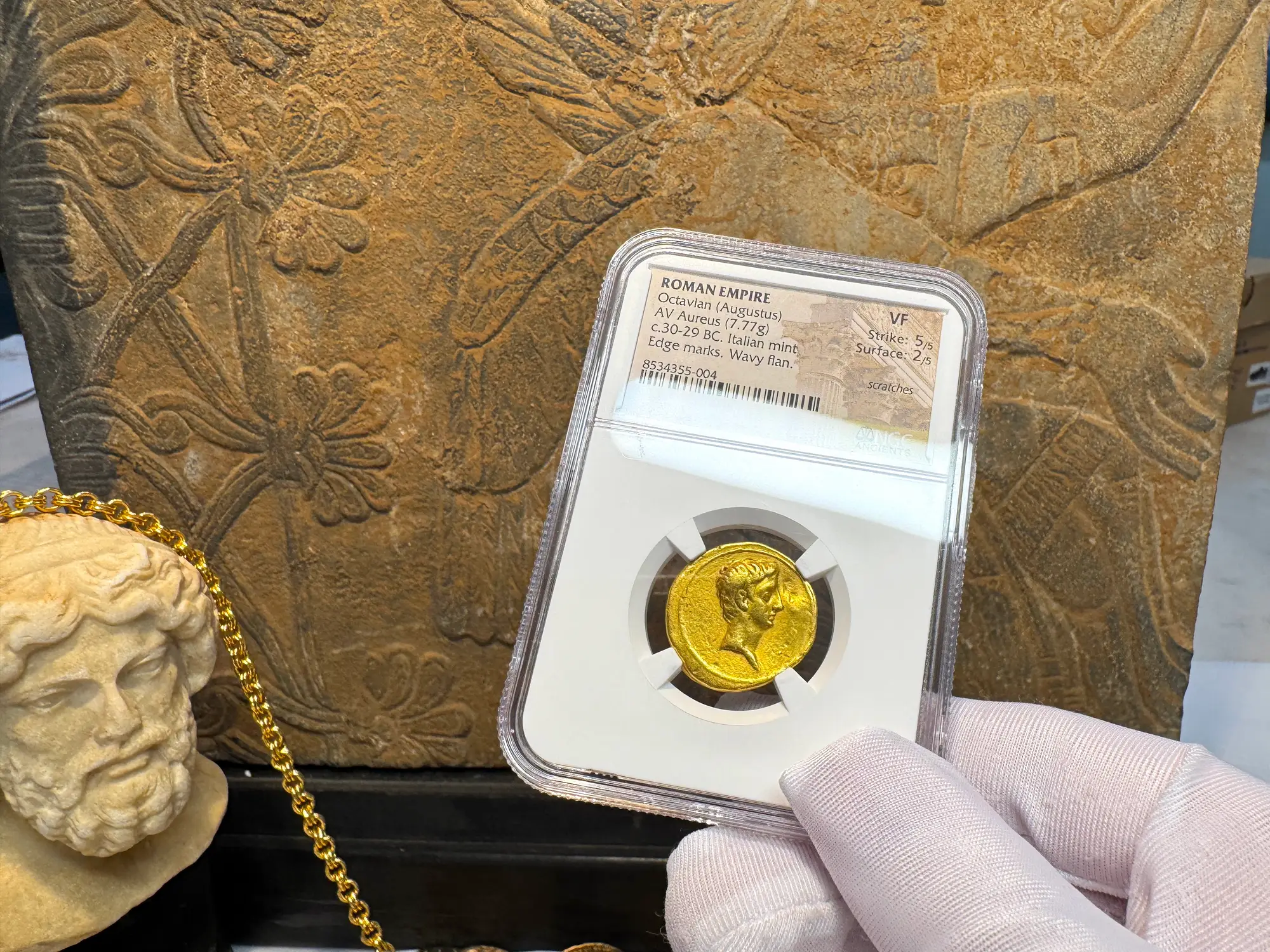 Roman Empire "Octavian" 30BC Aureus NGC VF 5x2 11