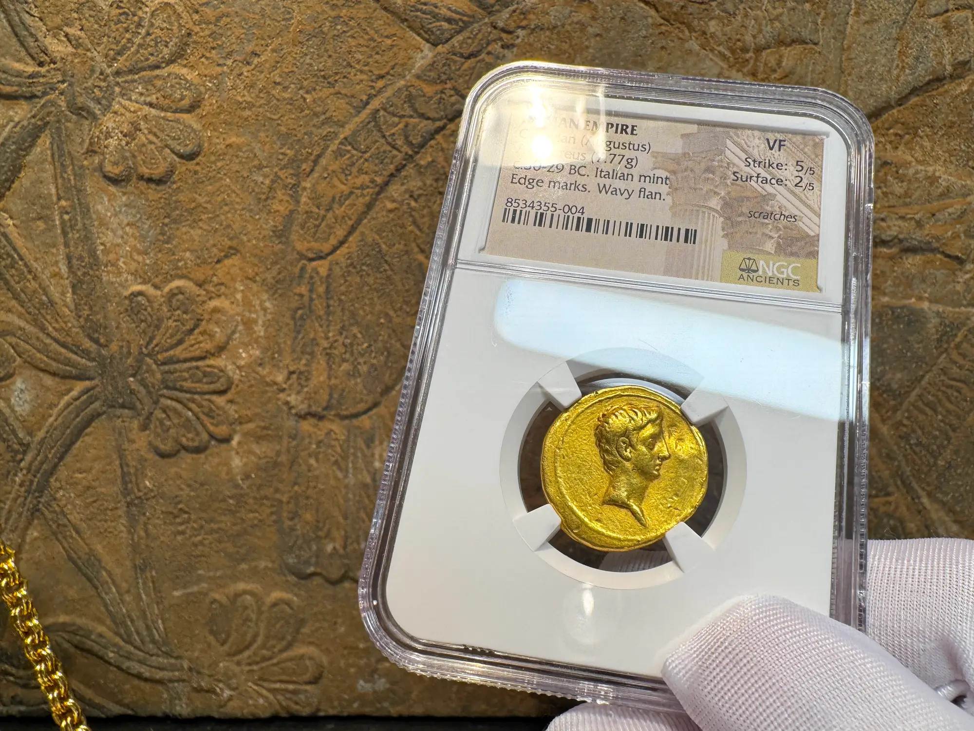 Roman Empire "Octavian" 30BC Aureus NGC VF 5x2 12
