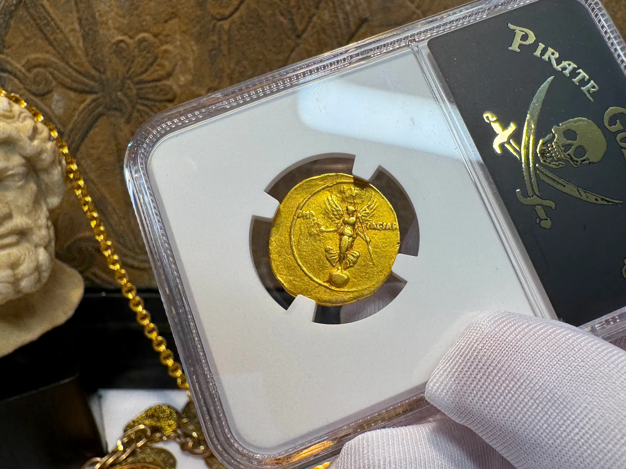 Roman Empire "Octavian" 30BC Aureus NGC VF 5x2 17