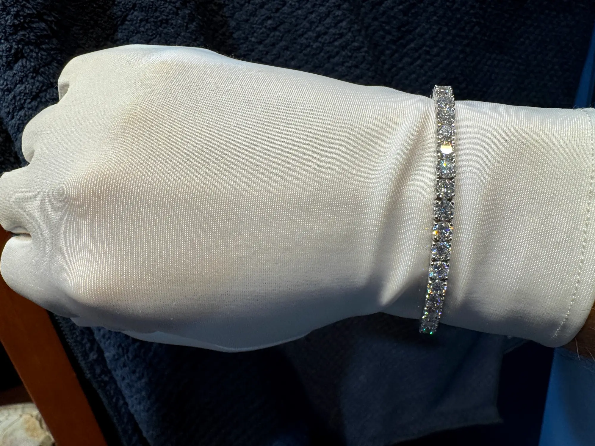 Diamond Tennis Bracelet D Color VVS2 Weight 14.43ct 8