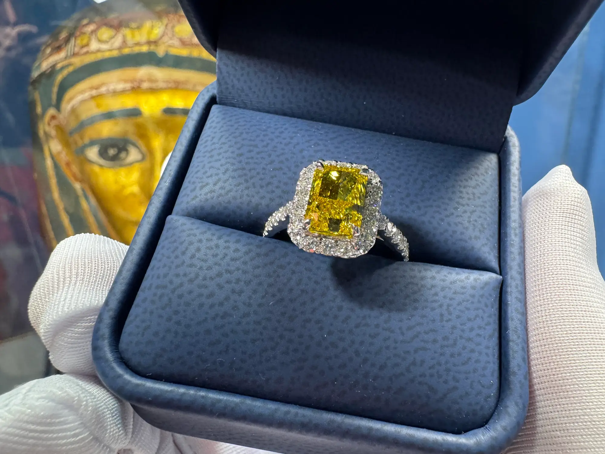 Lab Grown Fancy Yellow Diamond Ring 2CT VVS1 9