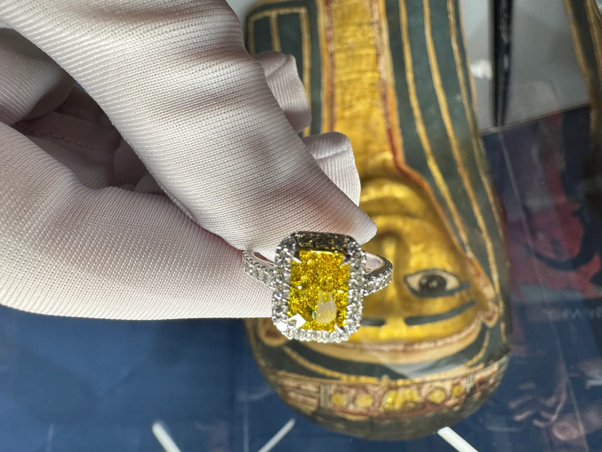 Lab Grown Fancy Yellow Diamond Ring 2CT VVS1 11