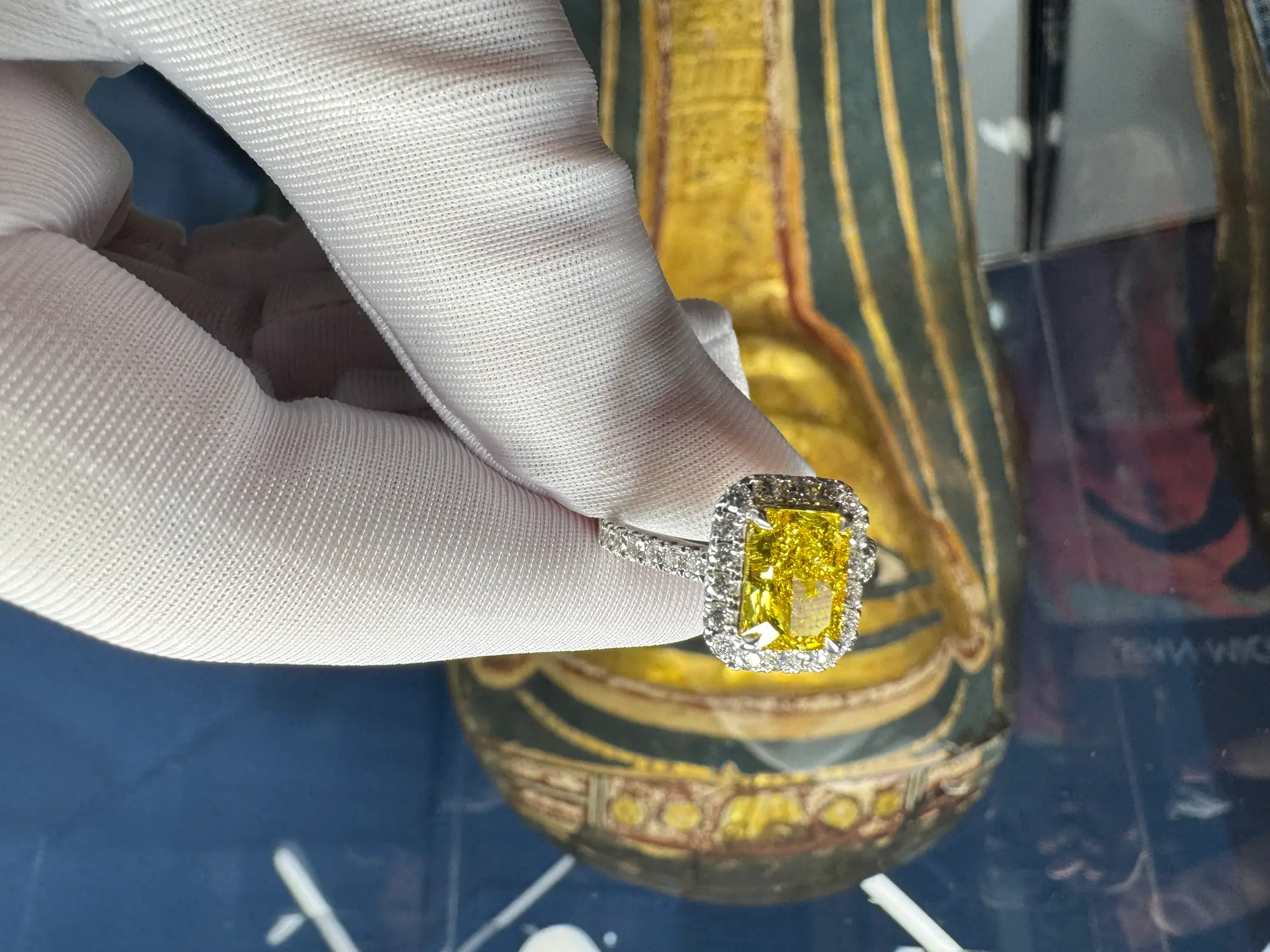 Lab Grown Fancy Yellow Diamond Ring 2CT VVS1 13