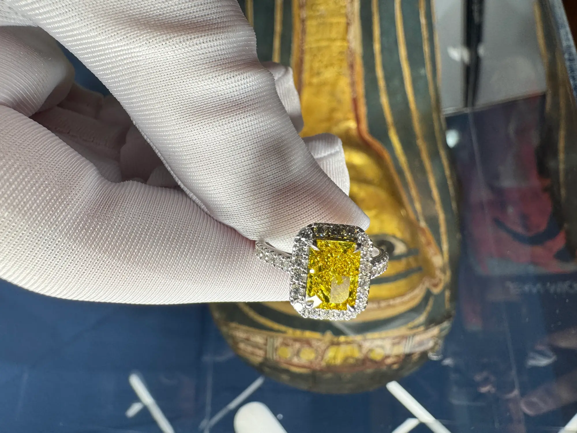 Lab Grown Fancy Yellow Diamond Ring 2CT VVS1 15