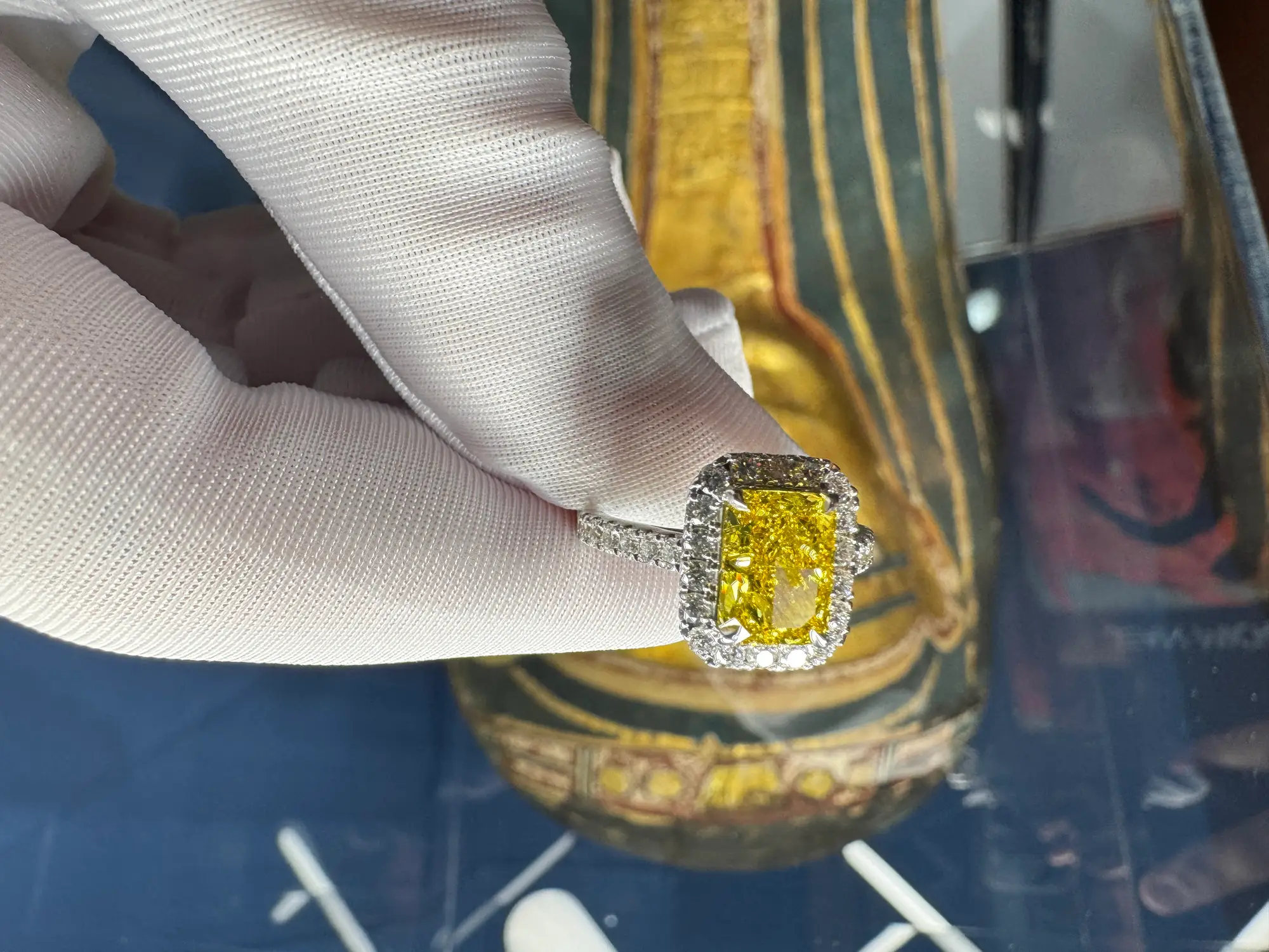 Lab Grown Fancy Yellow Diamond Ring 2CT VVS1 16