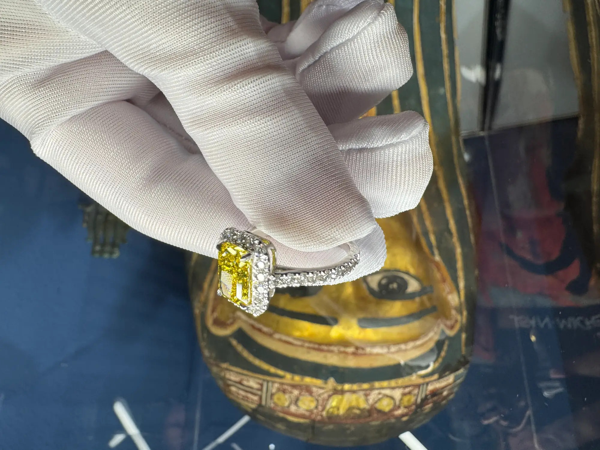 Lab Grown Fancy Yellow Diamond Ring 2CT VVS1 17