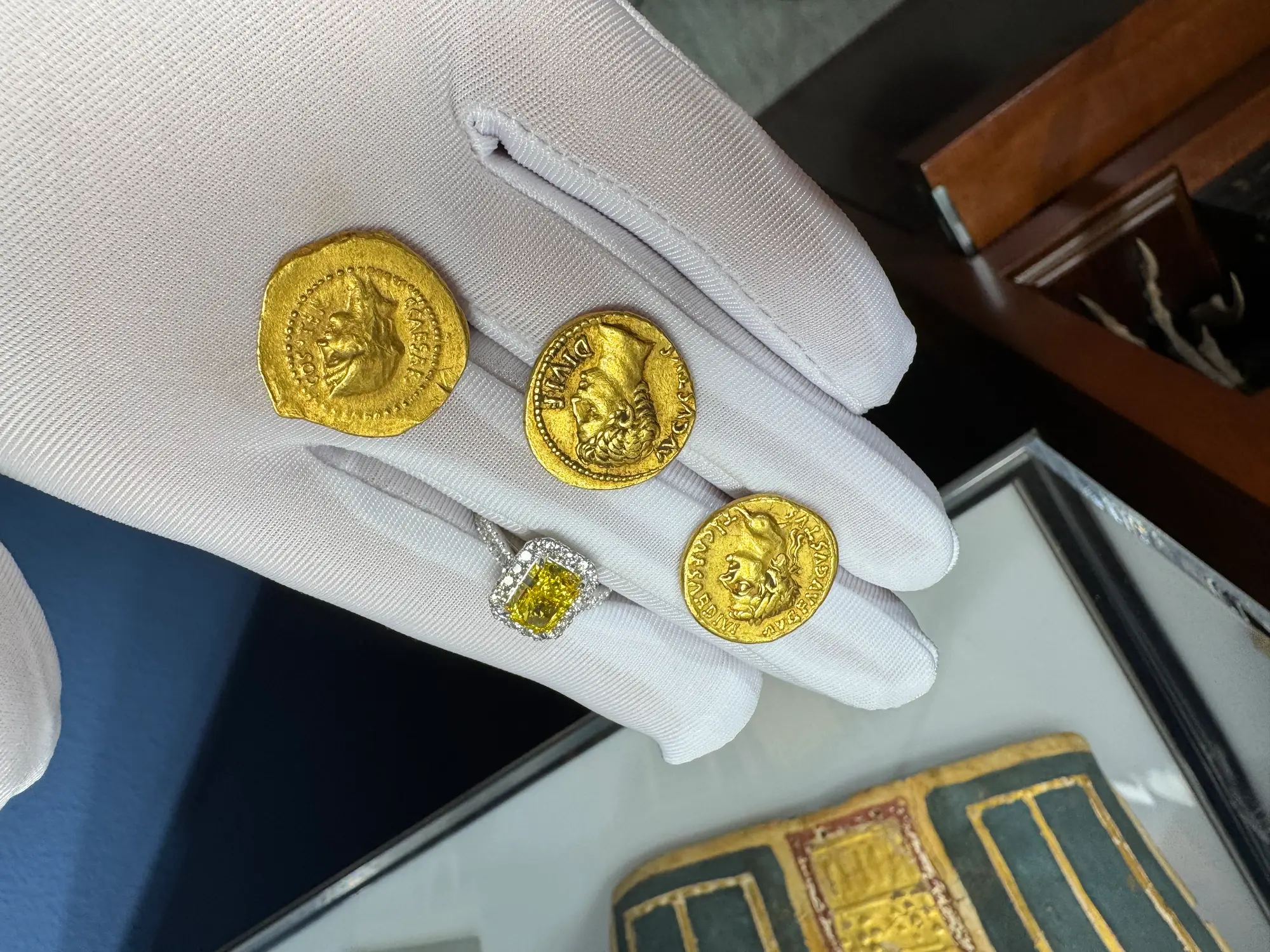 Lab Grown Fancy Yellow Diamond Ring 2CT VVS1 23