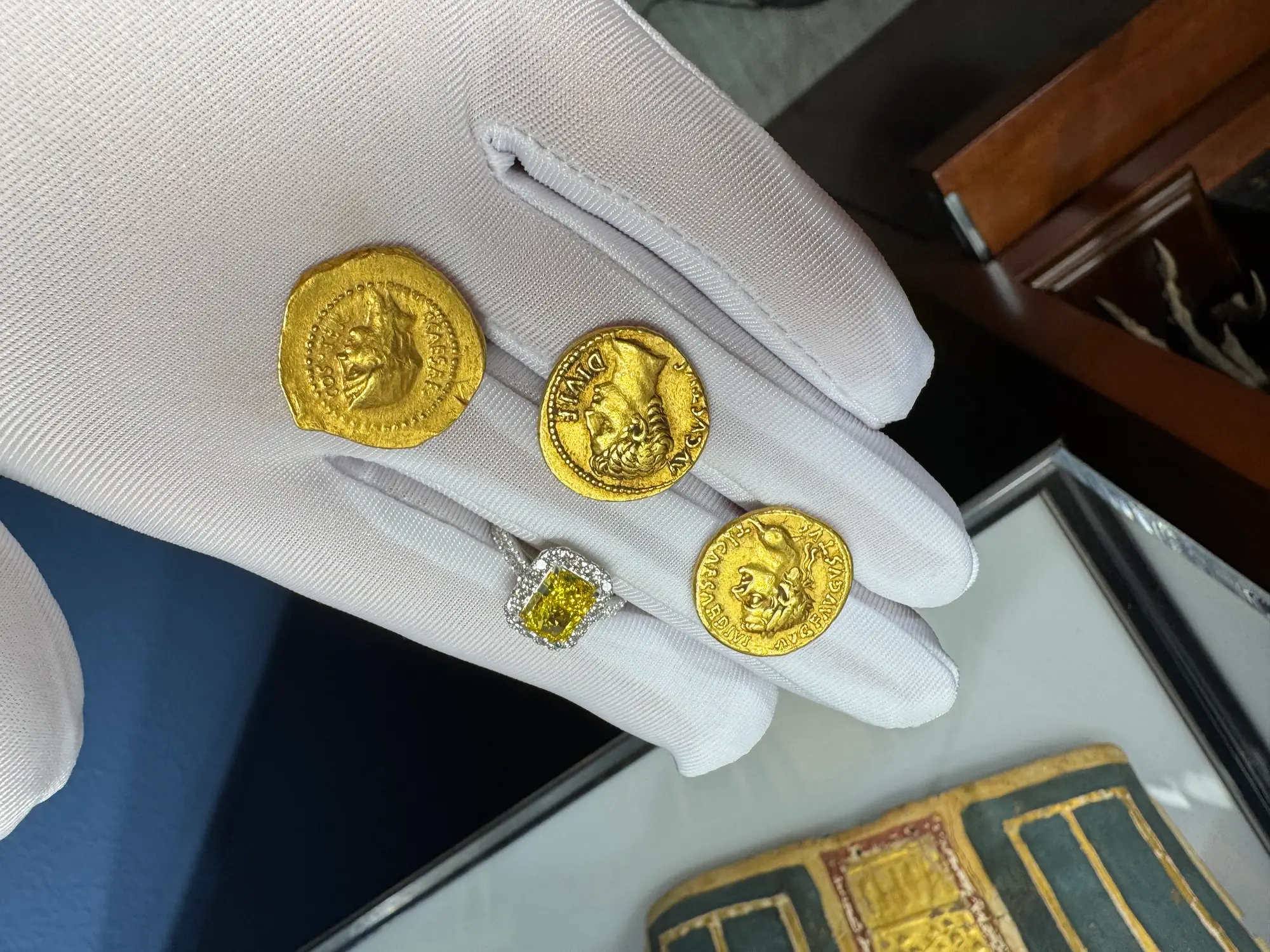 Lab Grown Fancy Yellow Diamond Ring 2CT VVS1 24