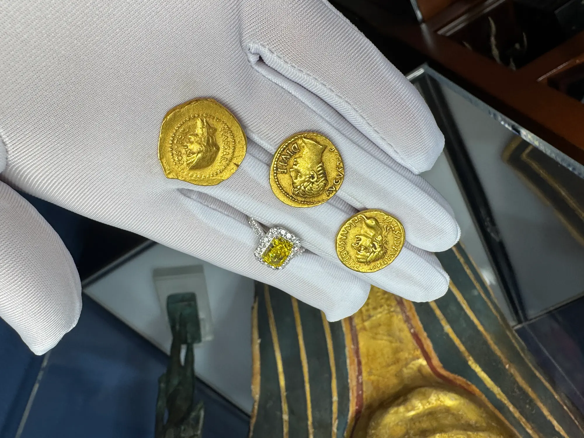 Lab Grown Fancy Yellow Diamond Ring 2CT VVS1 25