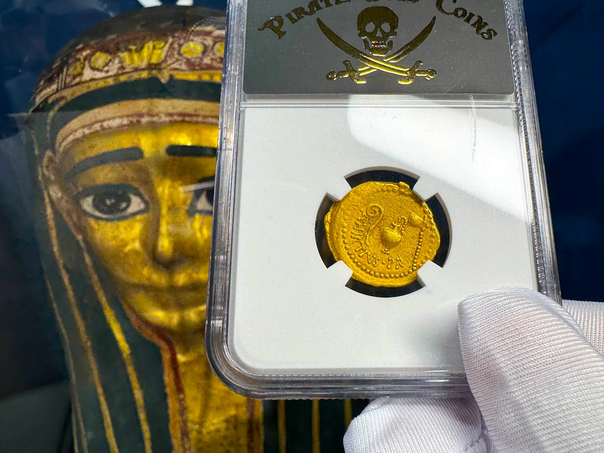 Roman Imperatorial "Julius Caesar" 44BC Aureus NGC Ch VF 6