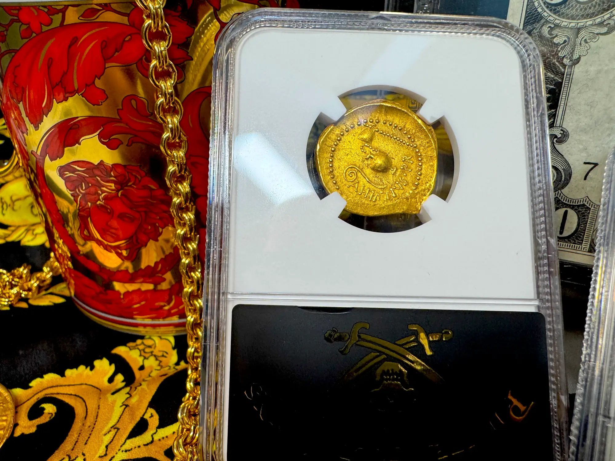 Roman Imperatorial "Julius Caesar" Aureus NGC Ch VF 8