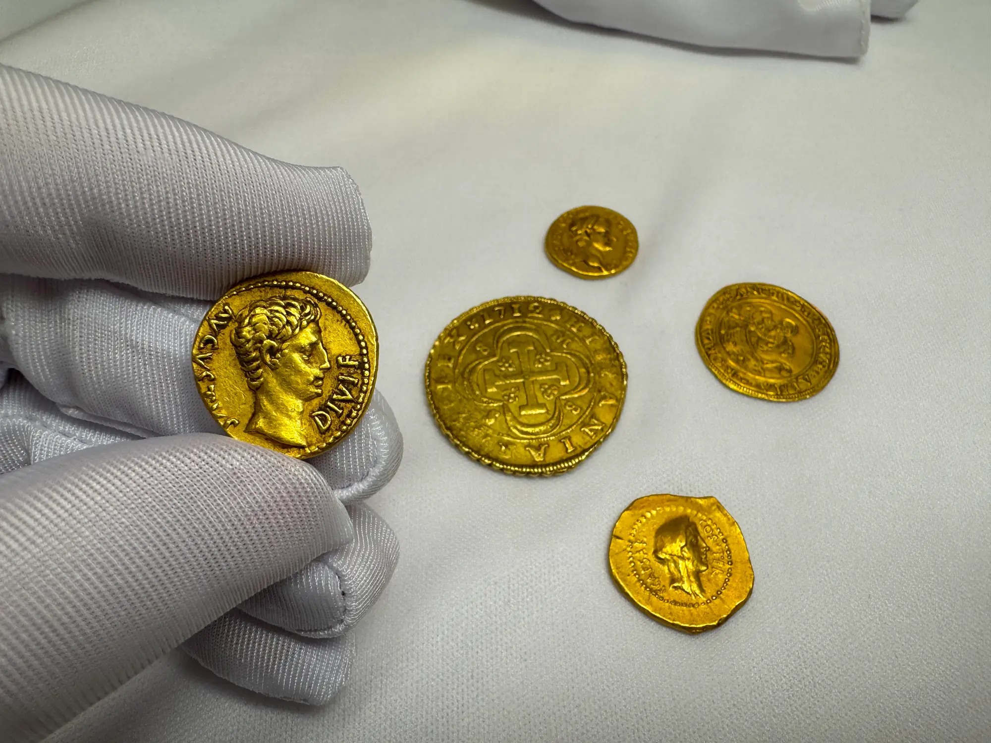 Roman Empire "Augustus | Bull" 27BC Aureus NGC Ch VF 35