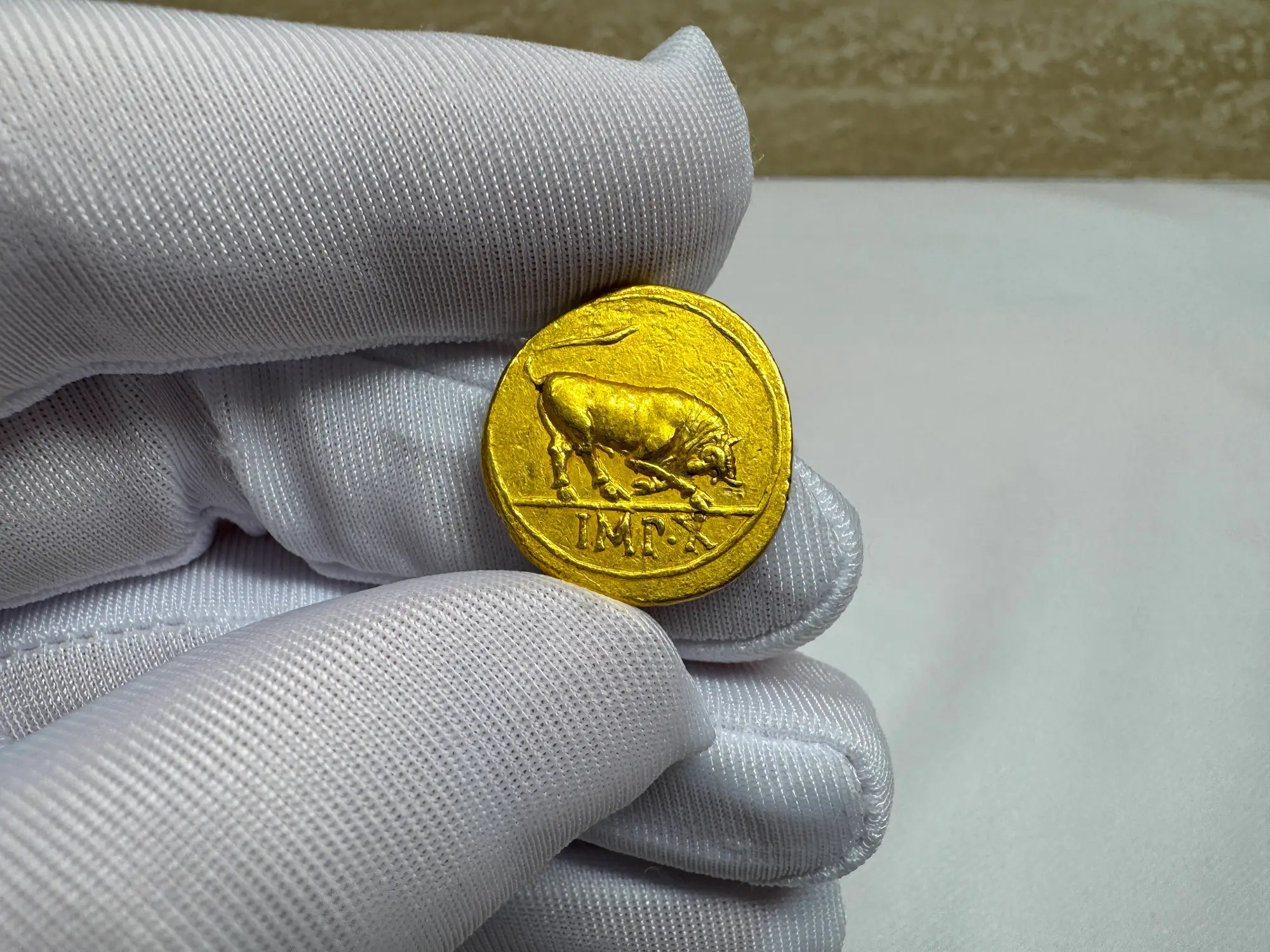 Roman Empire "Augustus | Bull" 27BC Aureus NGC Ch VF 5