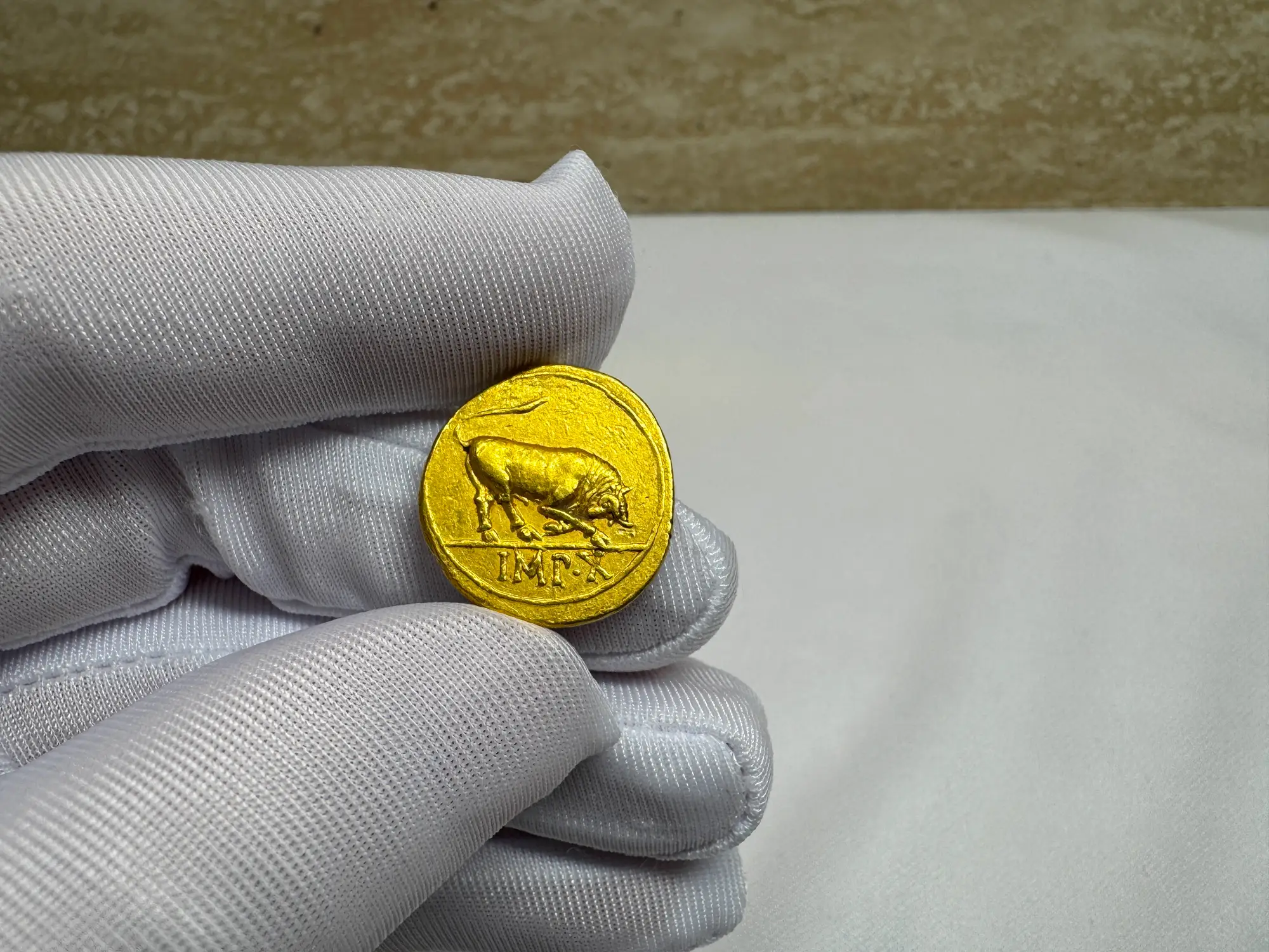 Roman Empire "Augustus | Bull" 27BC Aureus NGC Ch VF 8