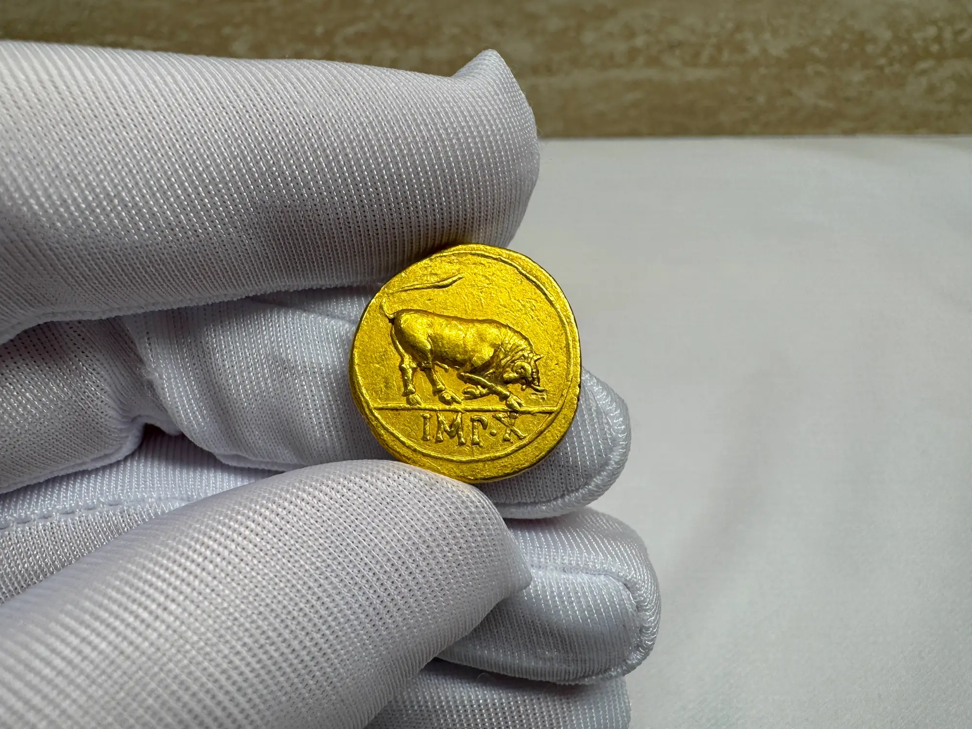 Roman Empire "Augustus | Bull" 27BC Aureus NGC Ch VF 6