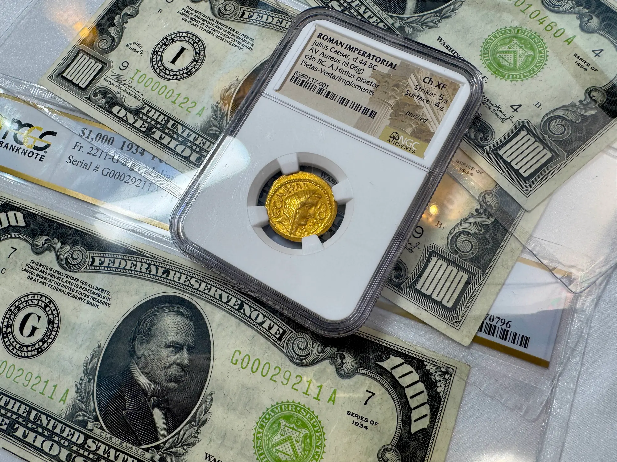 Roman Imperatorial "Julius Caesar" 44BC Aureus NGC Ch XF 8