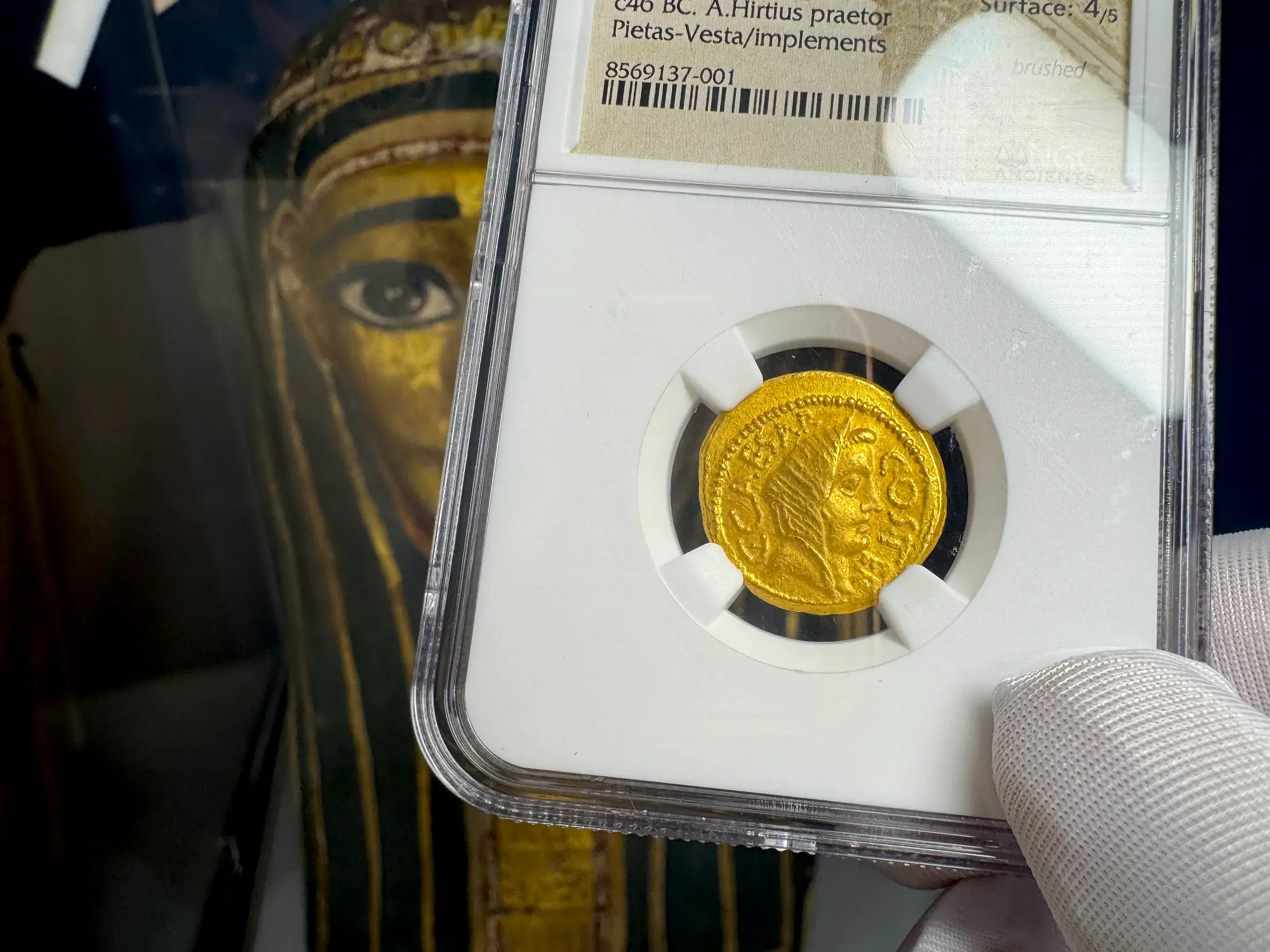 Roman Imperatorial "Julius Caesar" 44BC Aureus NGC Ch XF 3
