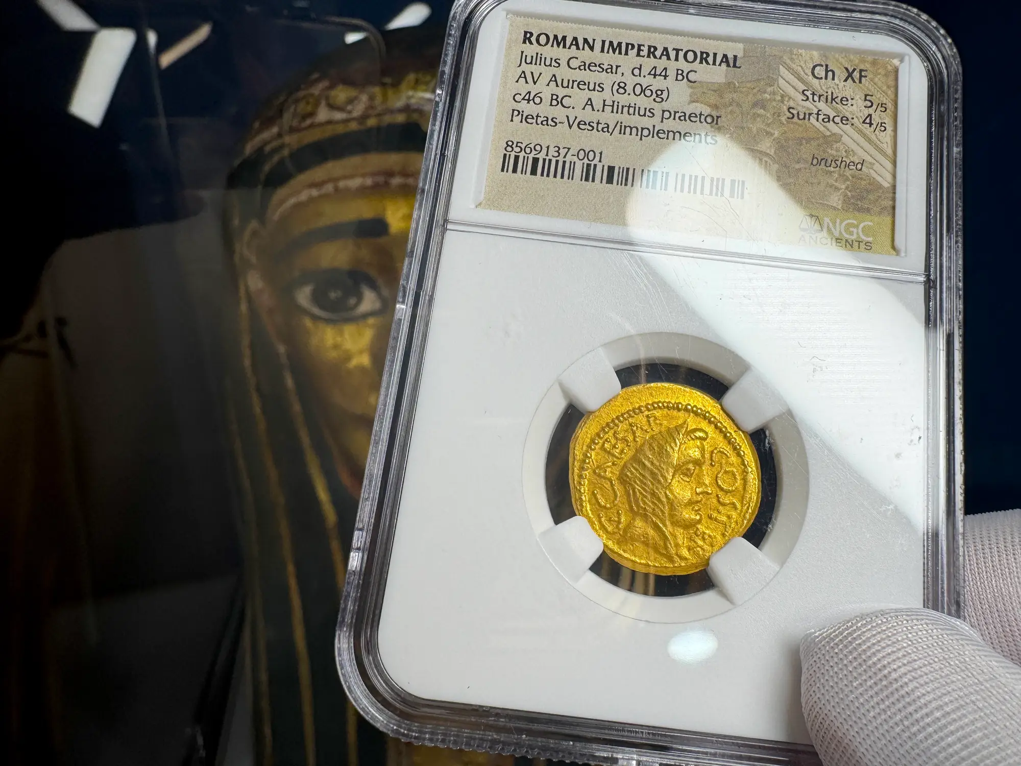 Roman Imperatorial "Julius Caesar" 44BC Aureus NGC Ch XF 2