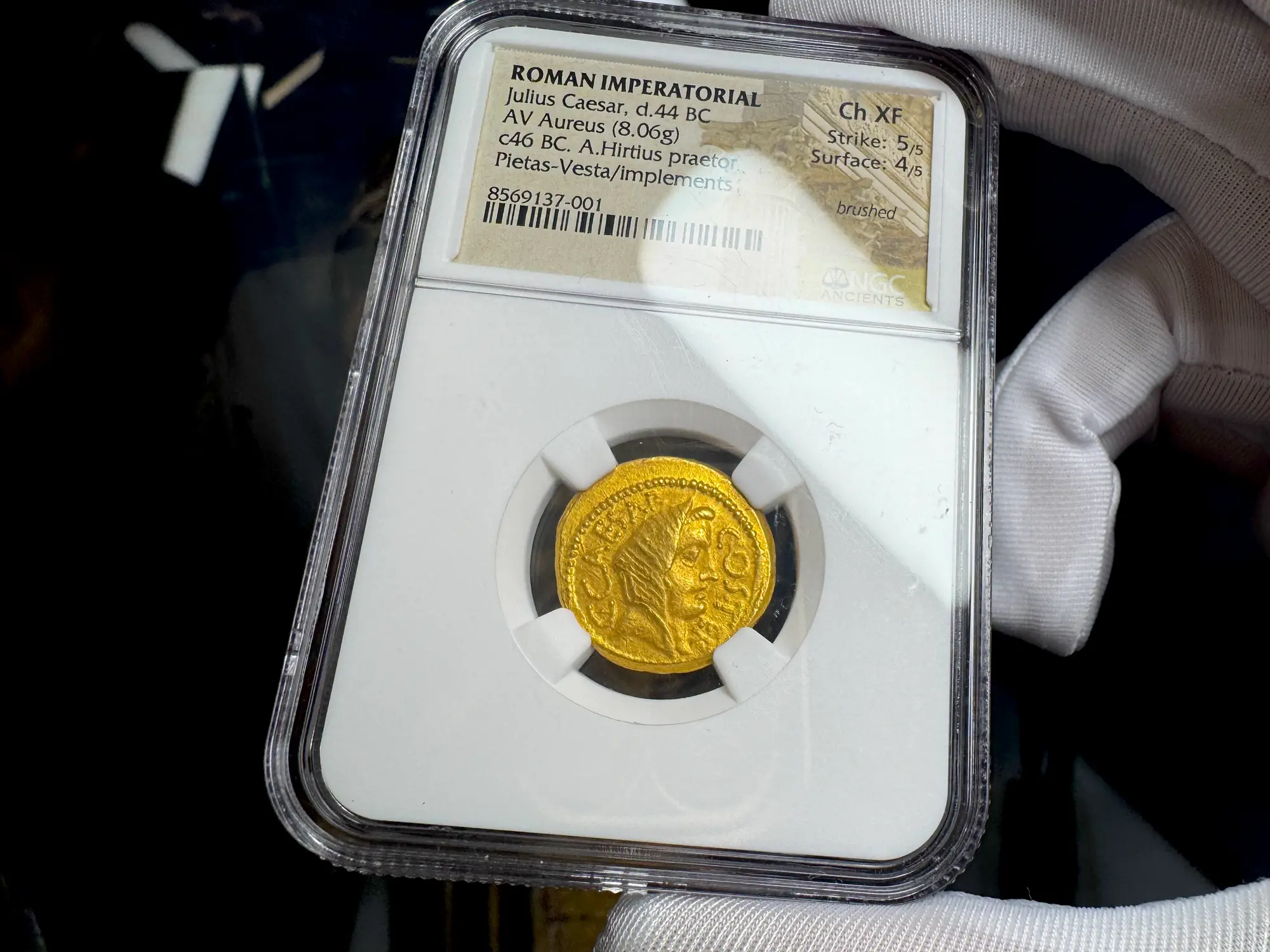 Roman Imperatorial "Julius Caesar" 44BC Aureus NGC Ch XF 15