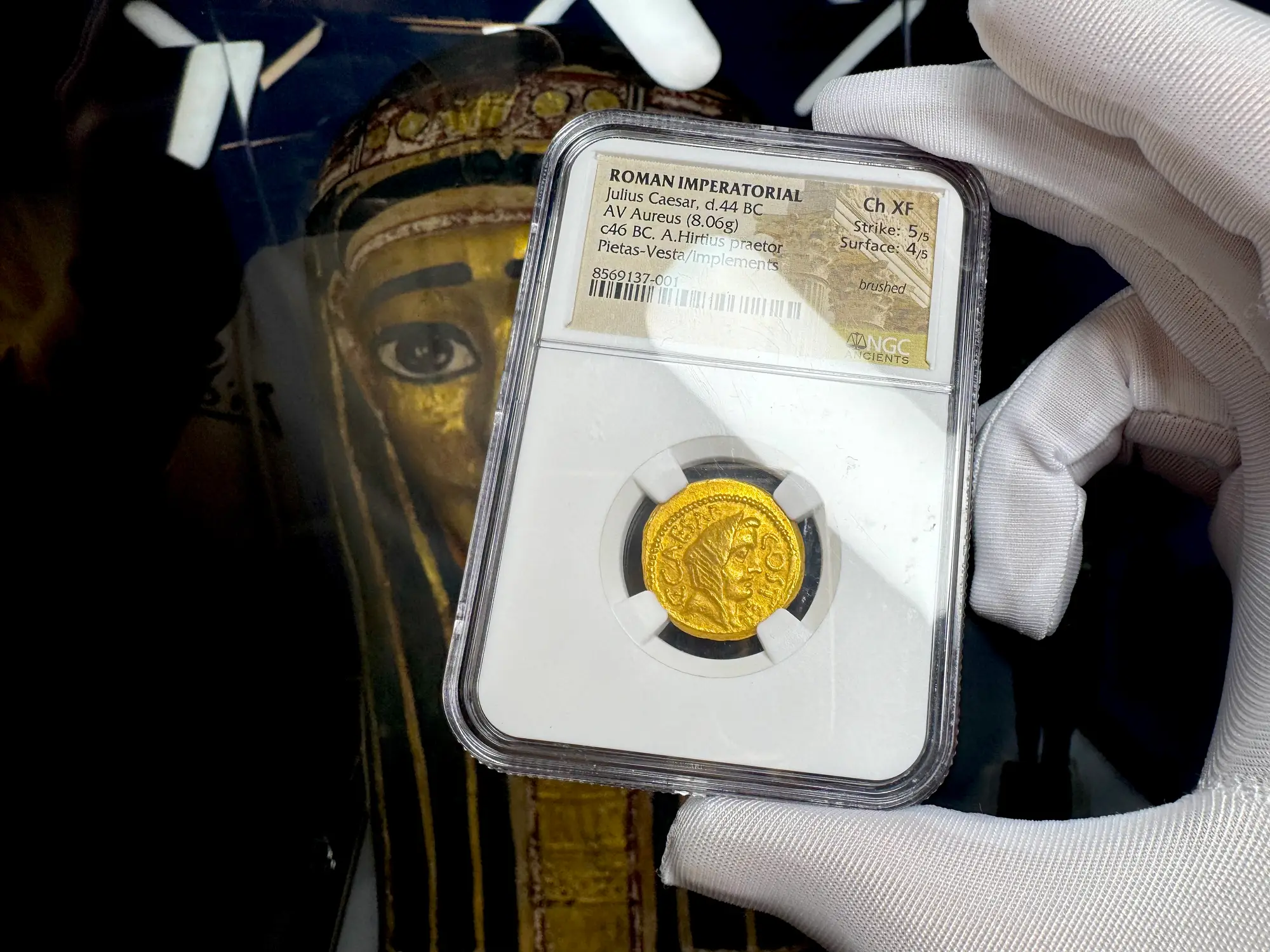 Roman Imperatorial "Julius Caesar" 44BC Aureus NGC Ch XF 16