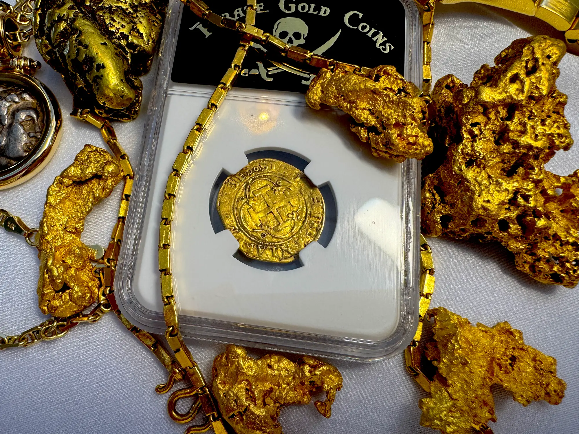 Spain 1 Escudo 1516-56 "Charles & Joanna" NGC 30 20