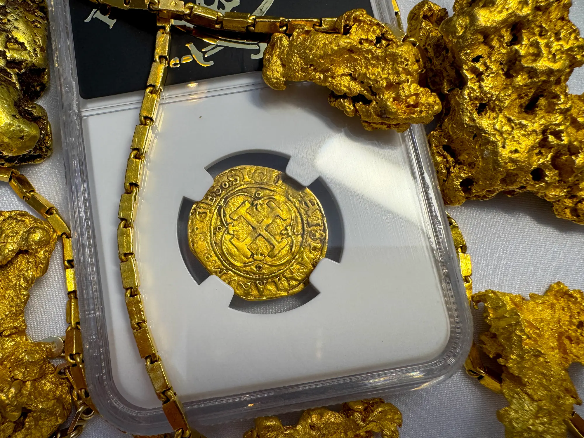 Spain 1 Escudo 1516-56 "Charles & Joanna" NGC 30 6