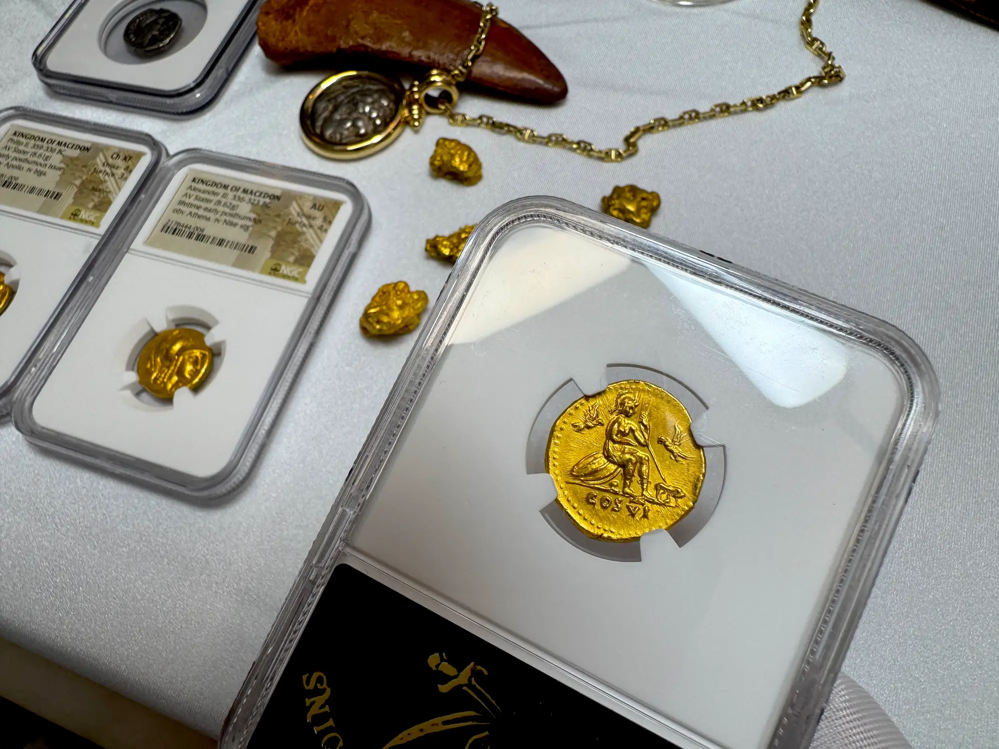 Roman Empire "Titus" 79AD Aureus NGC AU 5x3 Fine Style 14