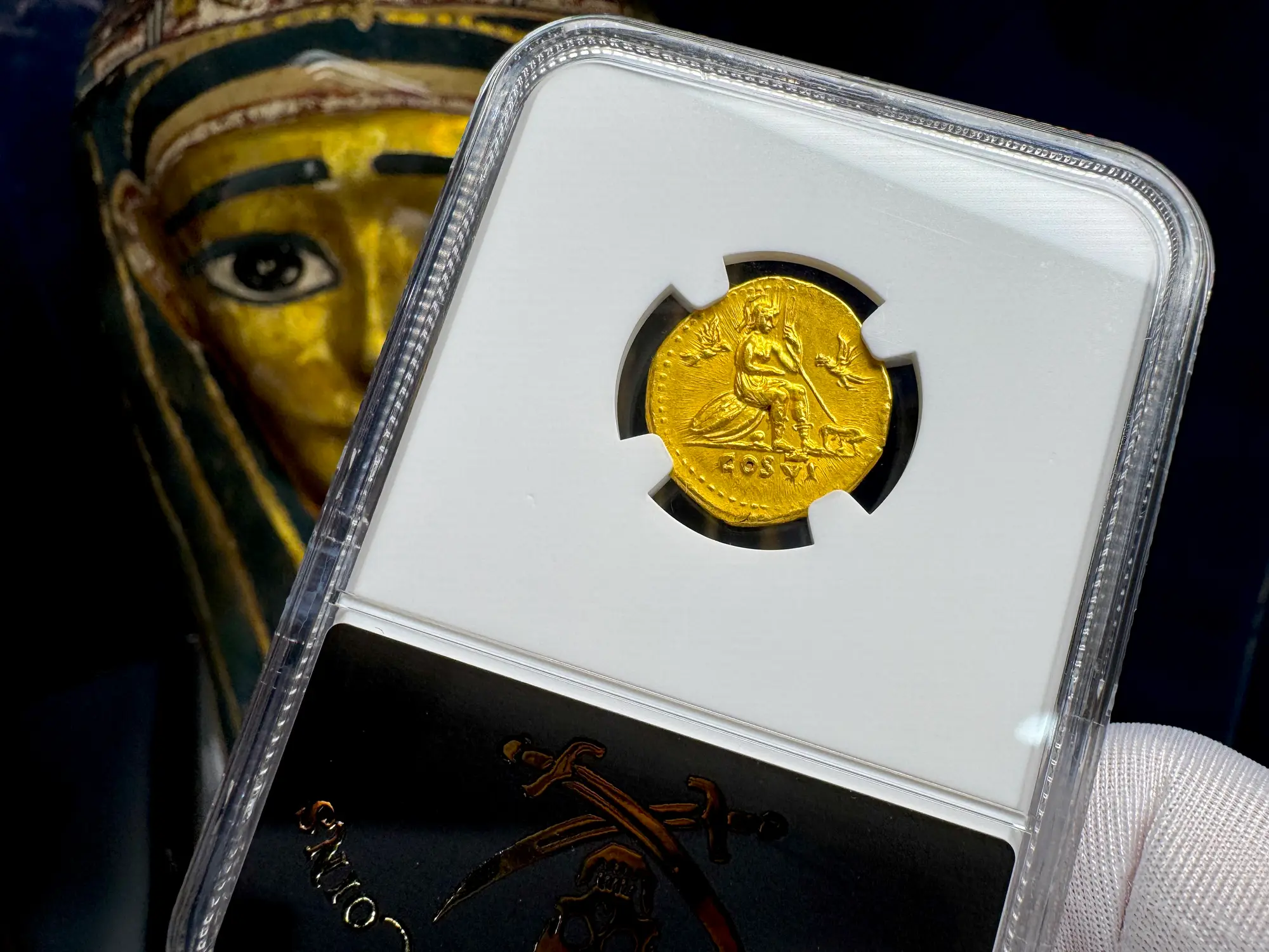 Roman Empire "Titus" 79AD Aureus NGC AU 5x3 Fine Style 27