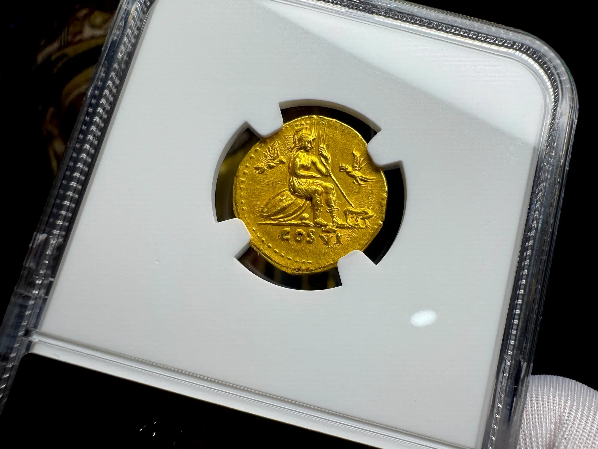 Roman Empire "Titus" 79AD Aureus NGC AU 5x3 Fine Style 26