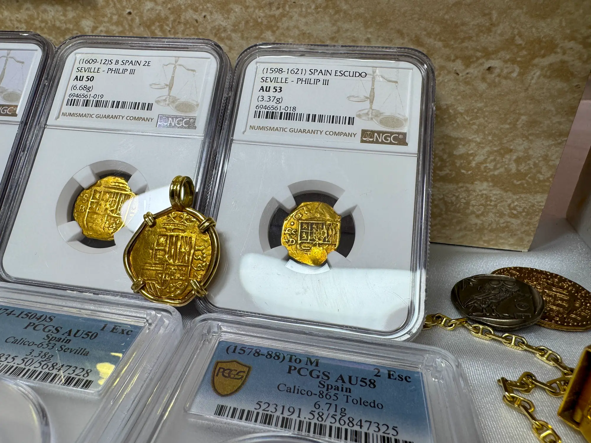 Spain 1 Escudo 1598-21 "Philip III" NGC 53 7