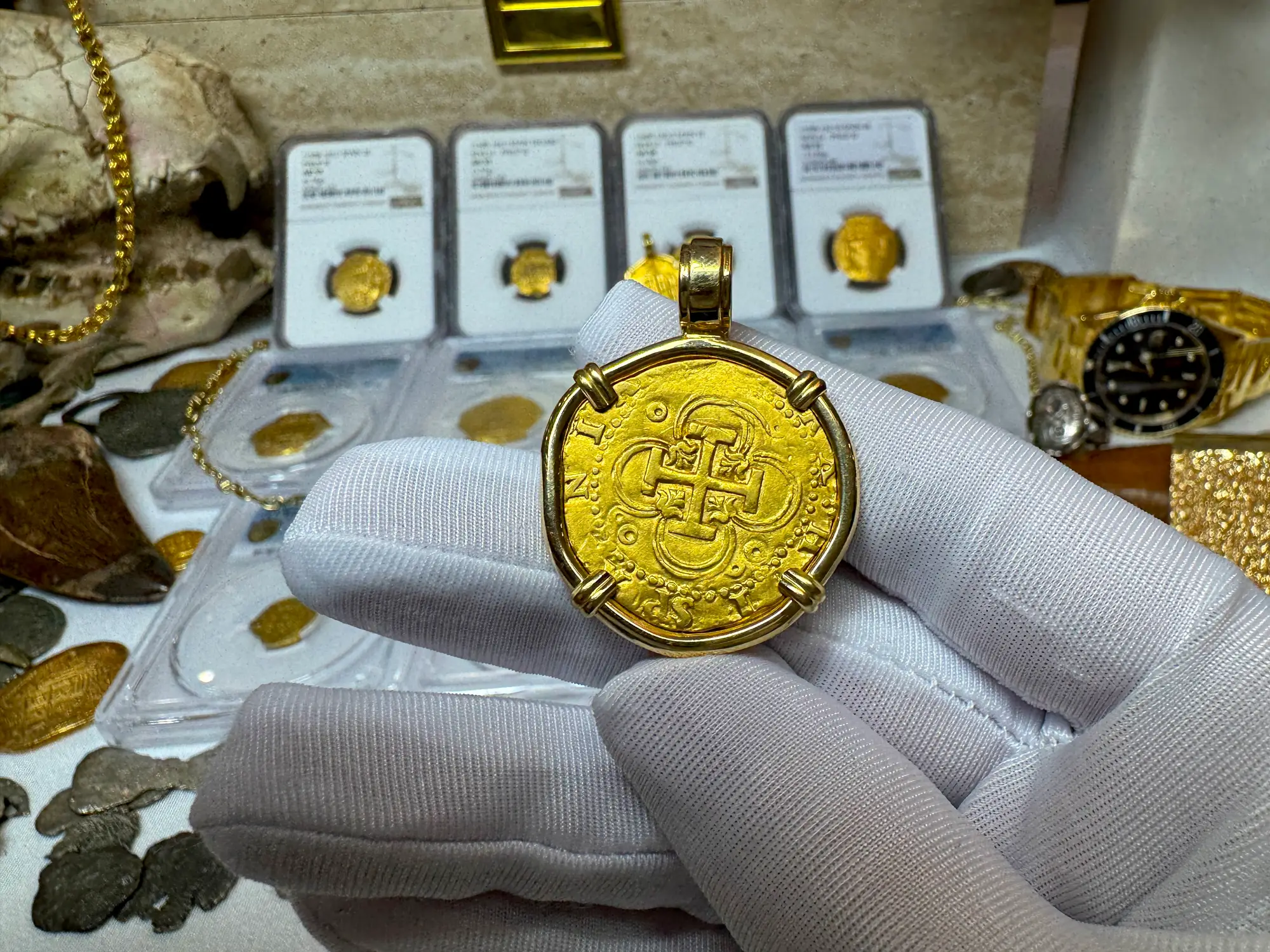 Spain 2 Escudos 1556-98 Diamond Bail  10