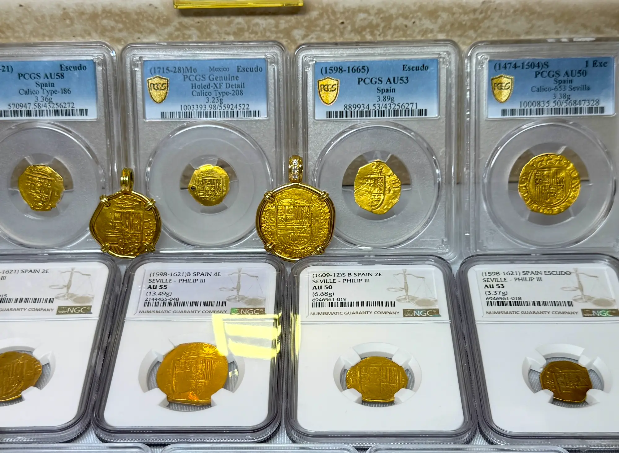 Spain 2 Escudos 1556-98 Diamond Bail  3