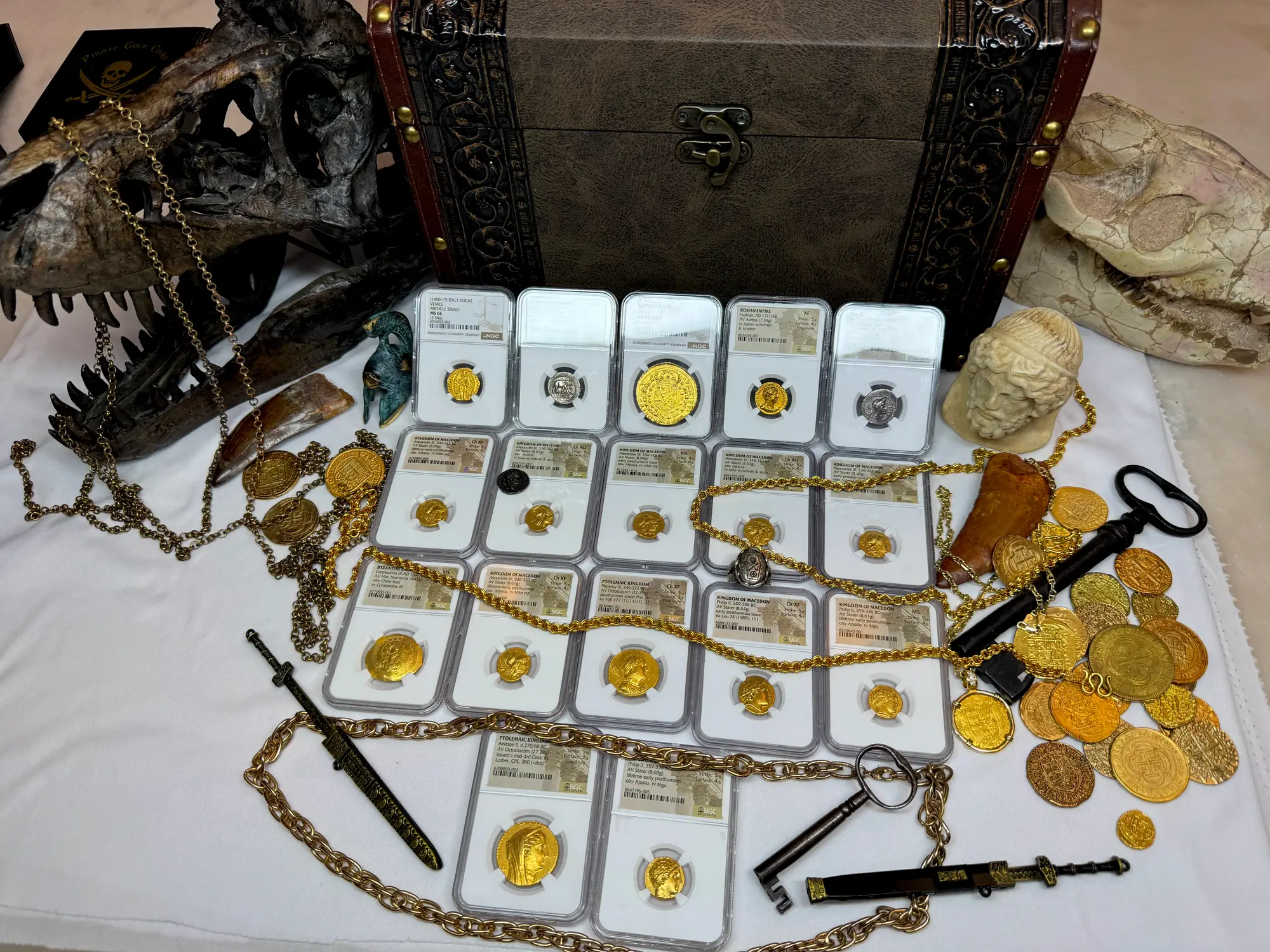 Roman Empire "Hadrian" Aureus NGC XF 13