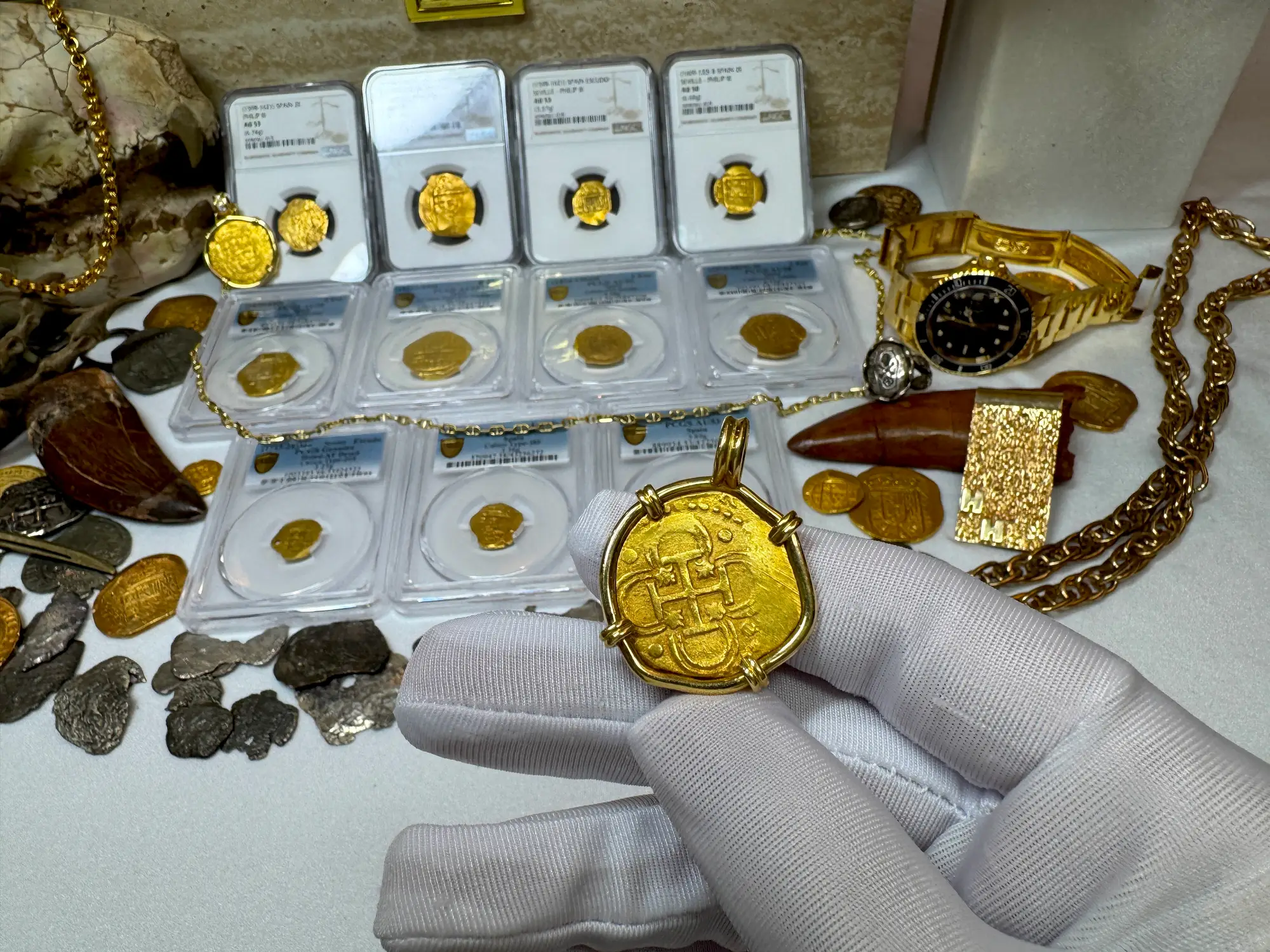 Spain 2 Escudos 1594 Dated! Pendant 18kt 5