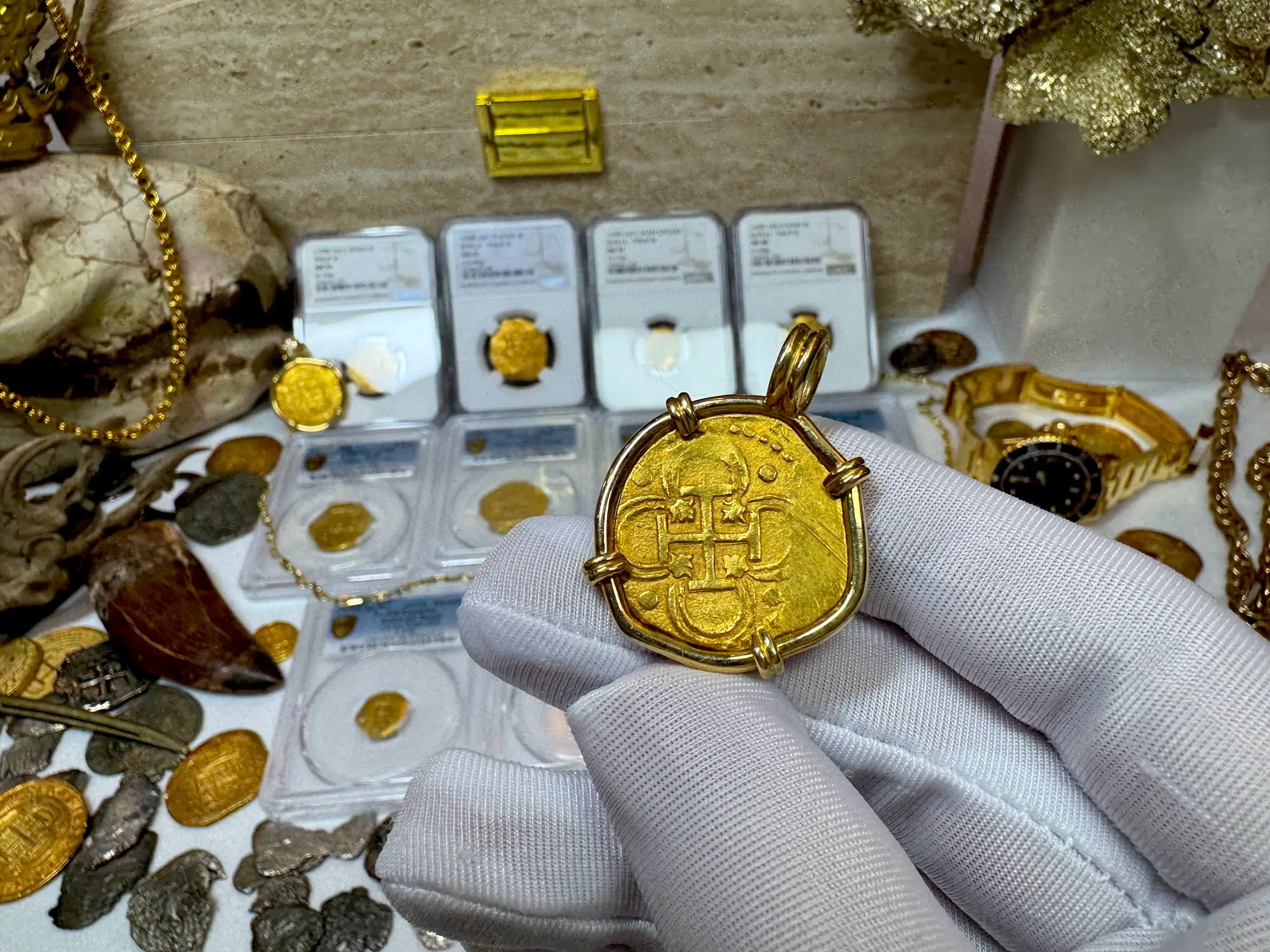 Spain 2 Escudos 1594 Dated! Pendant 18kt 20