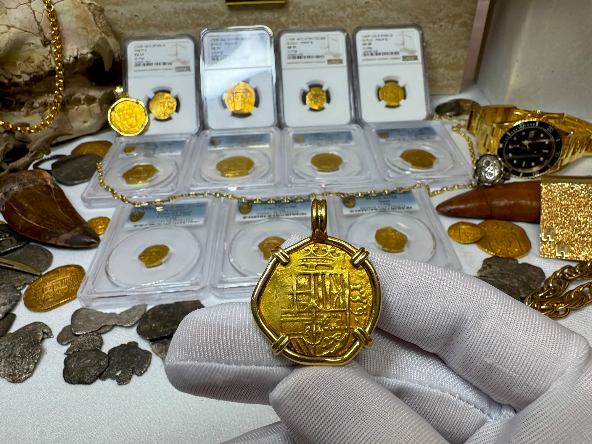 Spain 2 Escudos 1594 Dated! Pendant 18kt 23