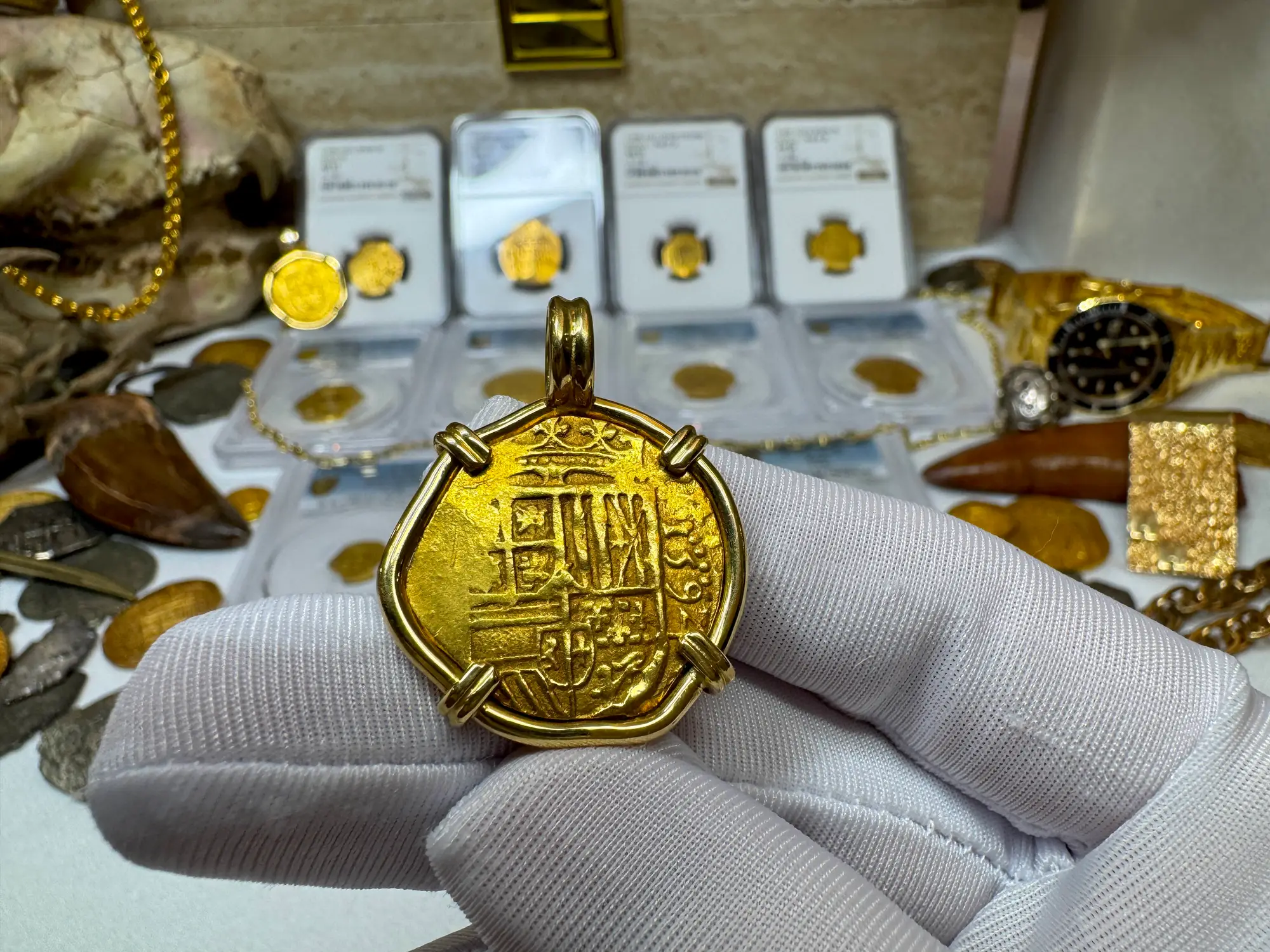 Spain 2 Escudos 1594 Dated! Pendant 18kt 32