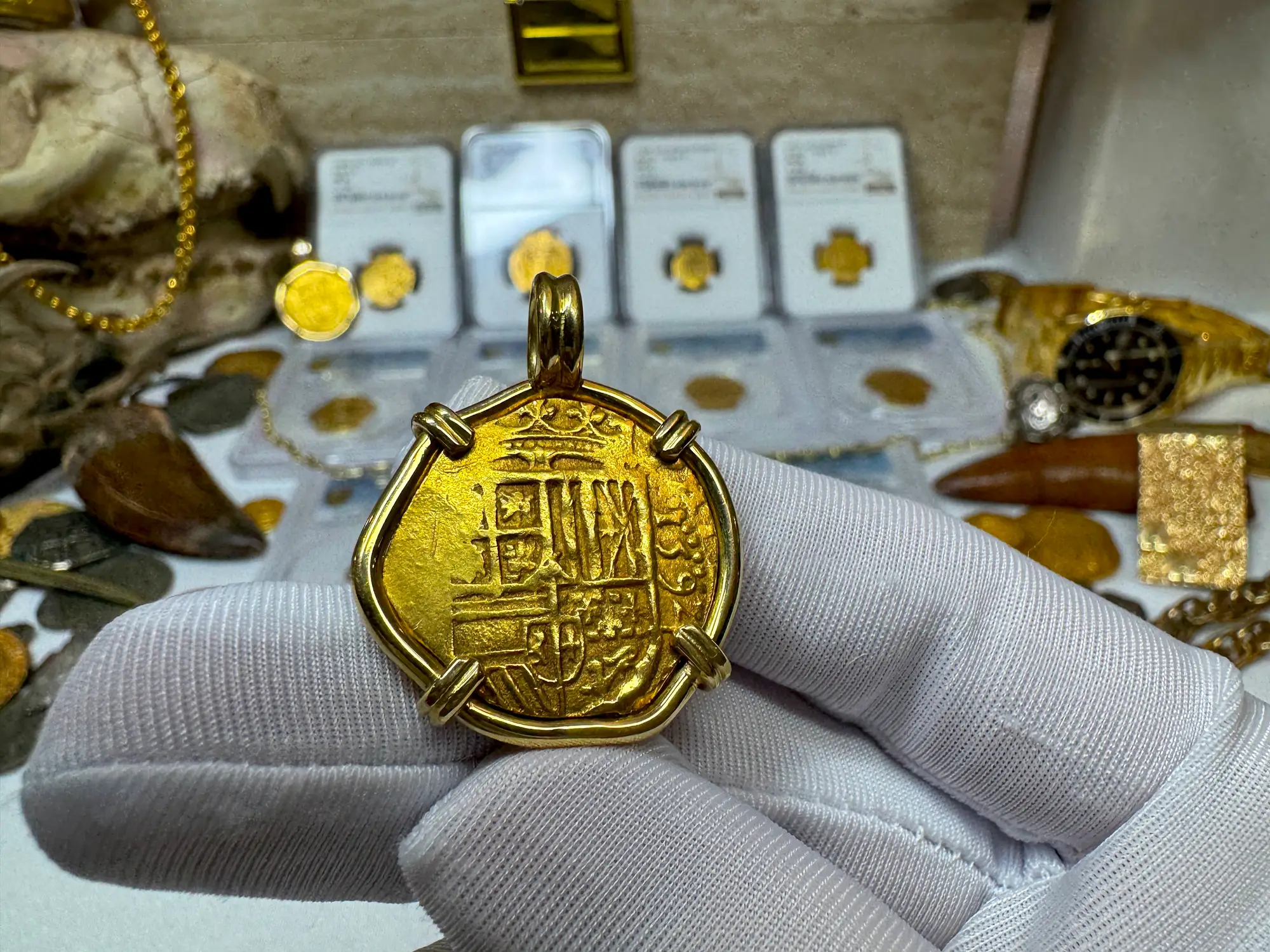 Spain 2 Escudos 1594 Dated! Pendant 18kt 15