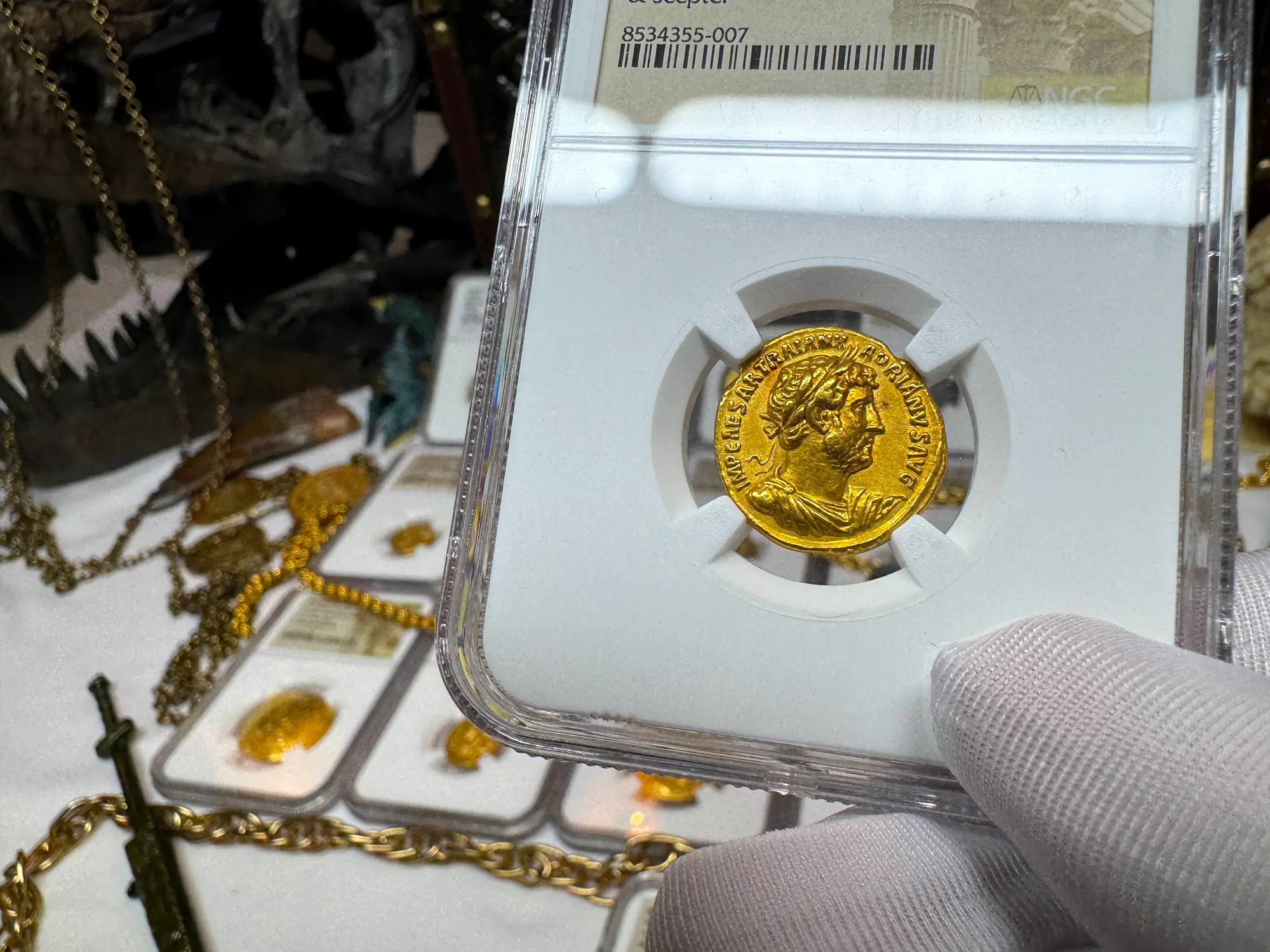 Roman Empire "Hadrian" Aureus NGC XF 5x4 4