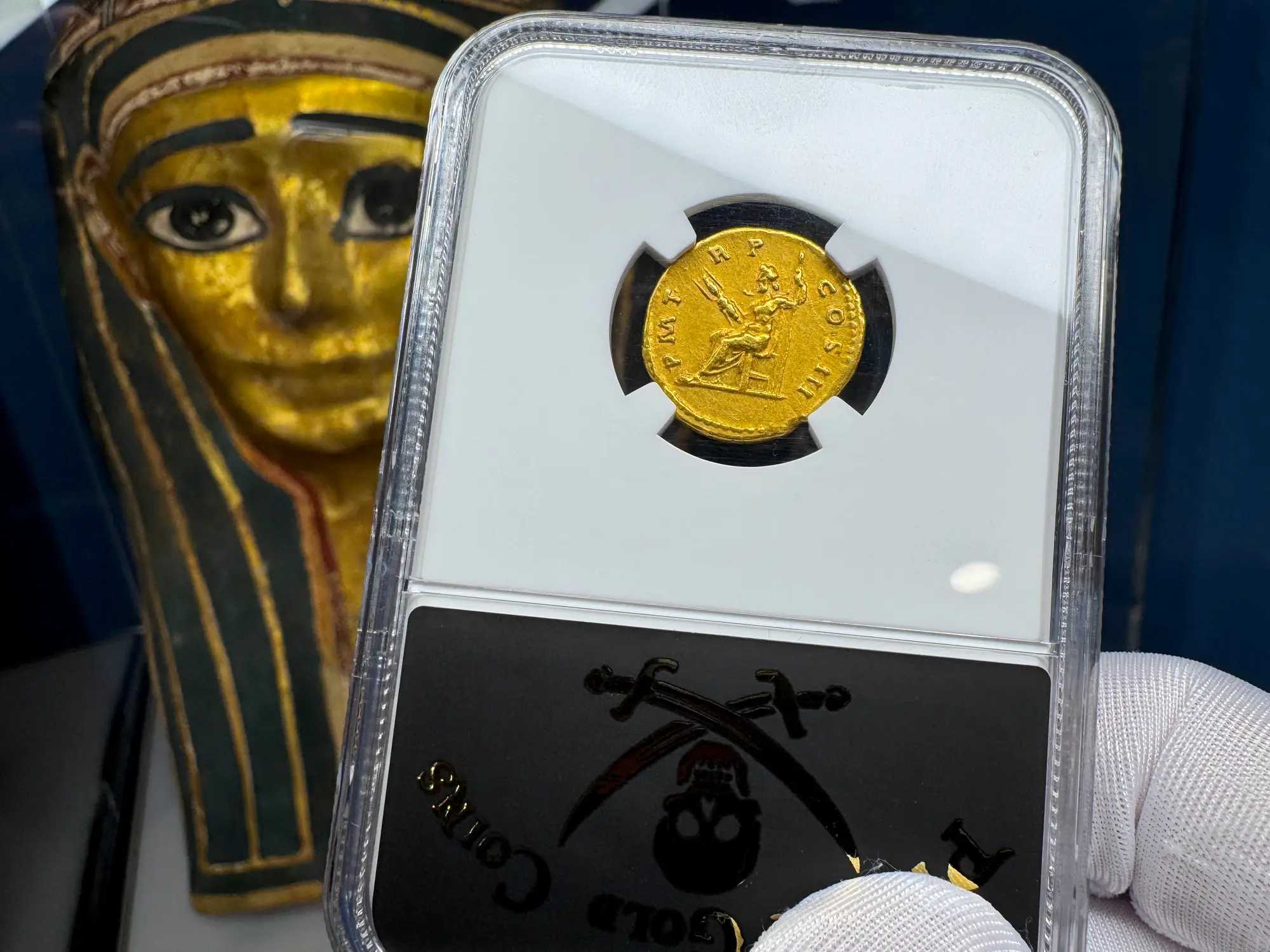 Roman Empire "Hadrian" Aureus NGC XF 5x4 22