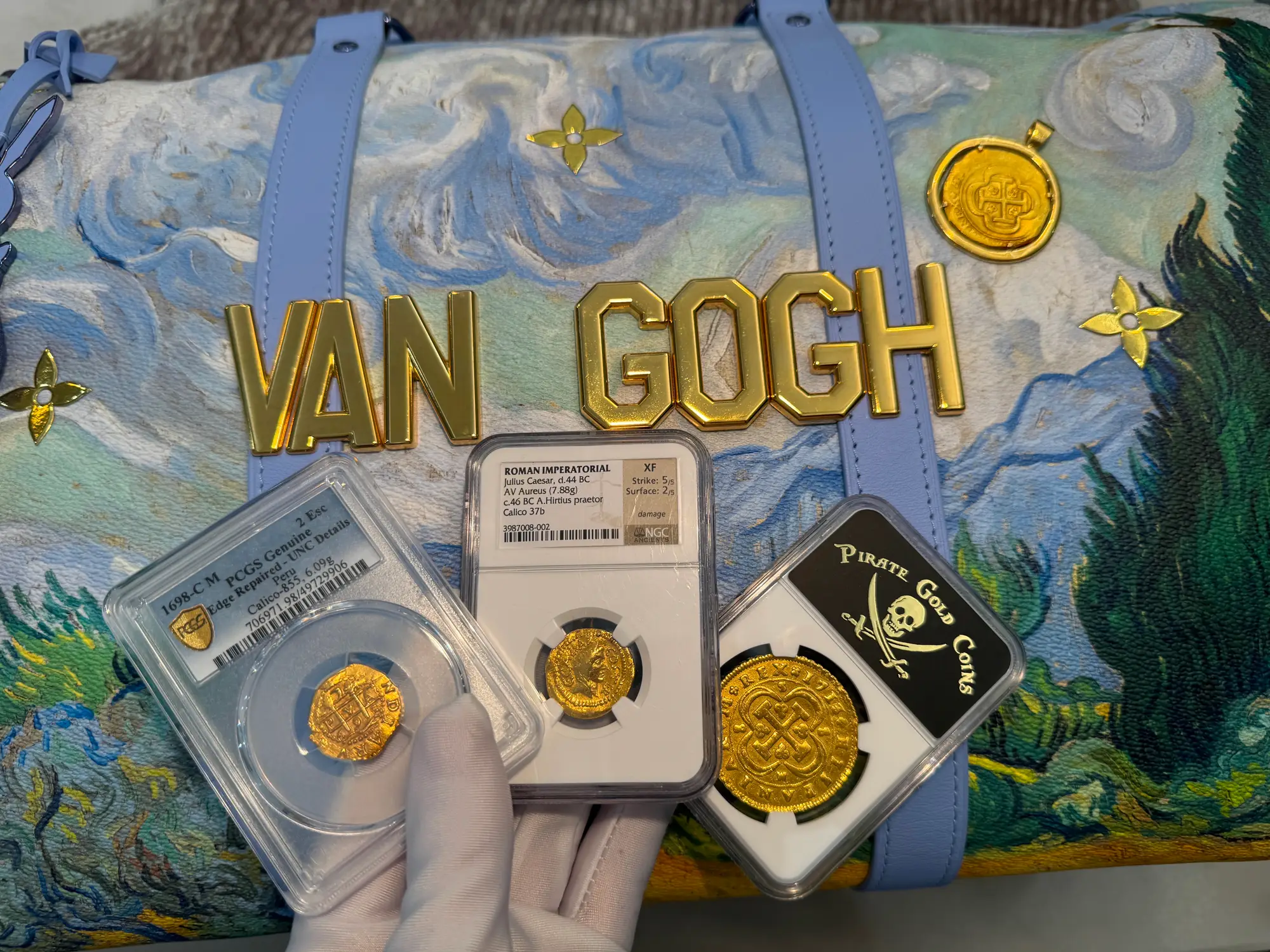 Mexico 8 Escudos 1714 "Philip V" Pendant 10