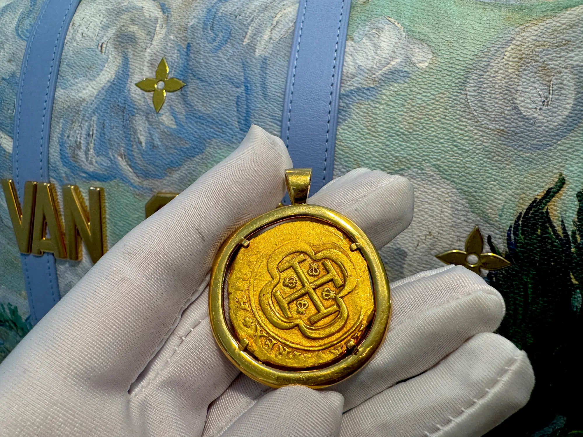 Mexico 8 Escudos 1714 "Philip V" Pendant 4