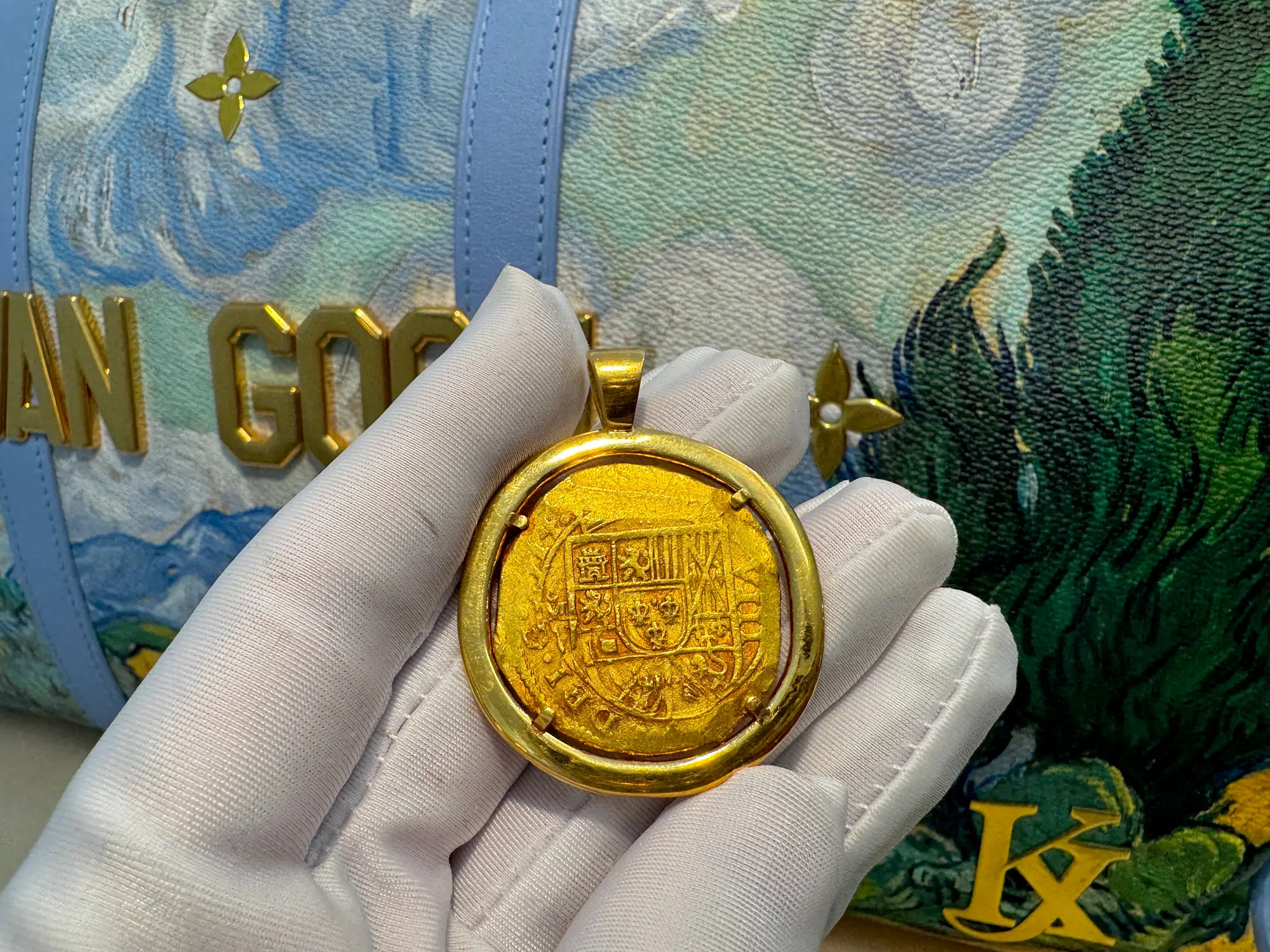 Mexico 8 Escudos 1714 "Philip V" Pendant 7